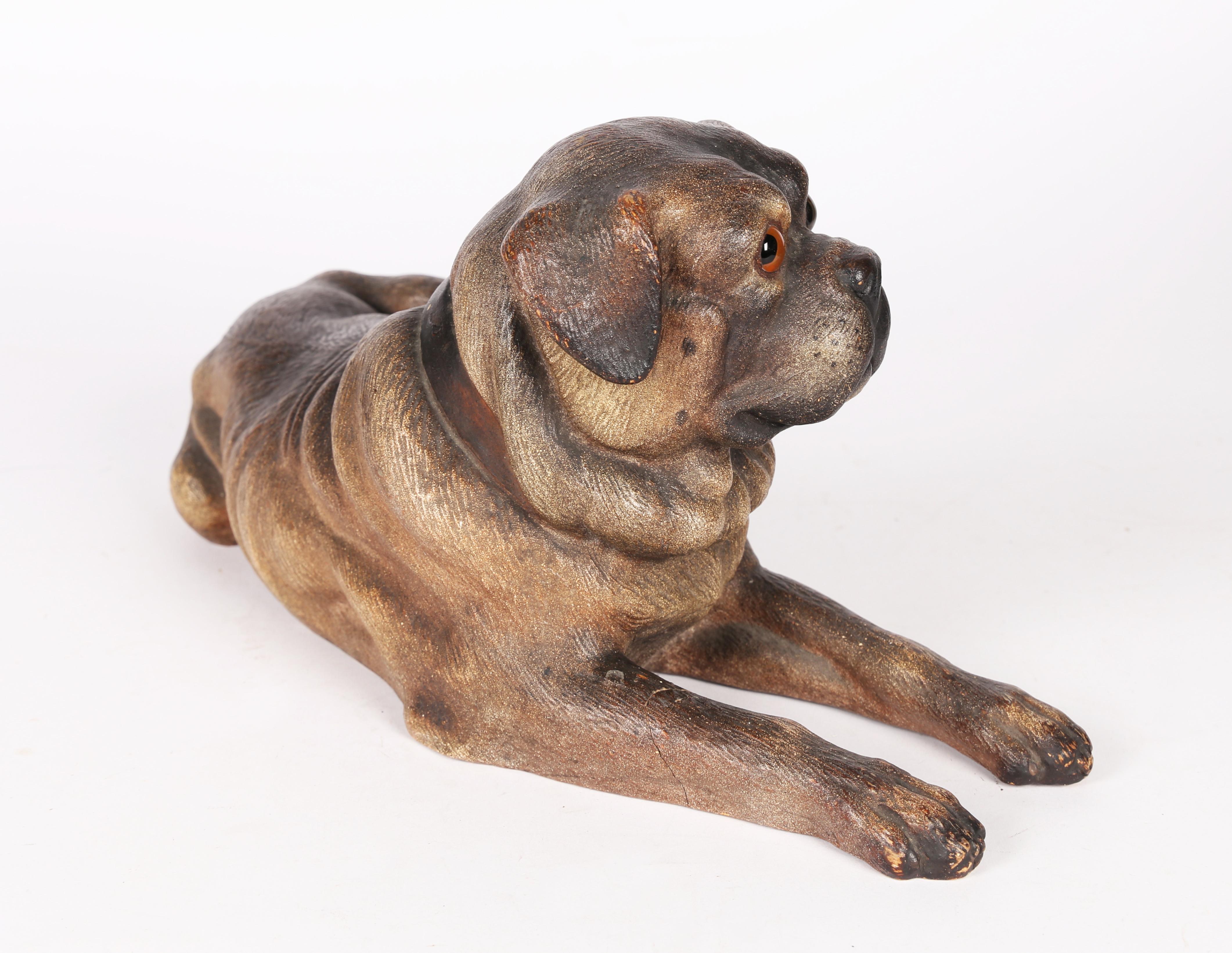 Pittura a freddo Scultura di cane in terracotta austriaca del XIX secolo, dipinta a freddo in vendita