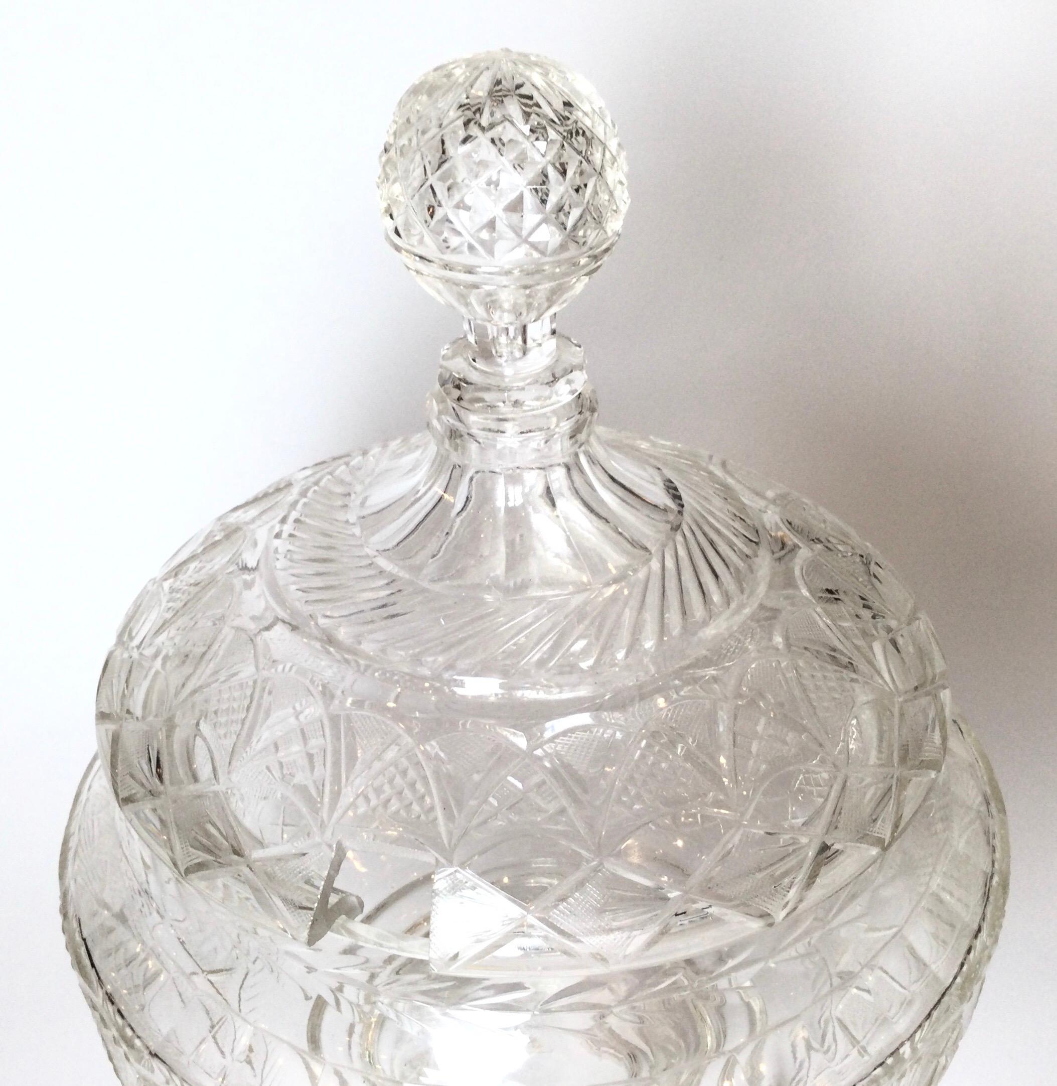 19. Jahrhundert Österreichische Punschschale aus geschliffenem Glas mit Deckel im Zustand „Hervorragend“ im Angebot in Lambertville, NJ