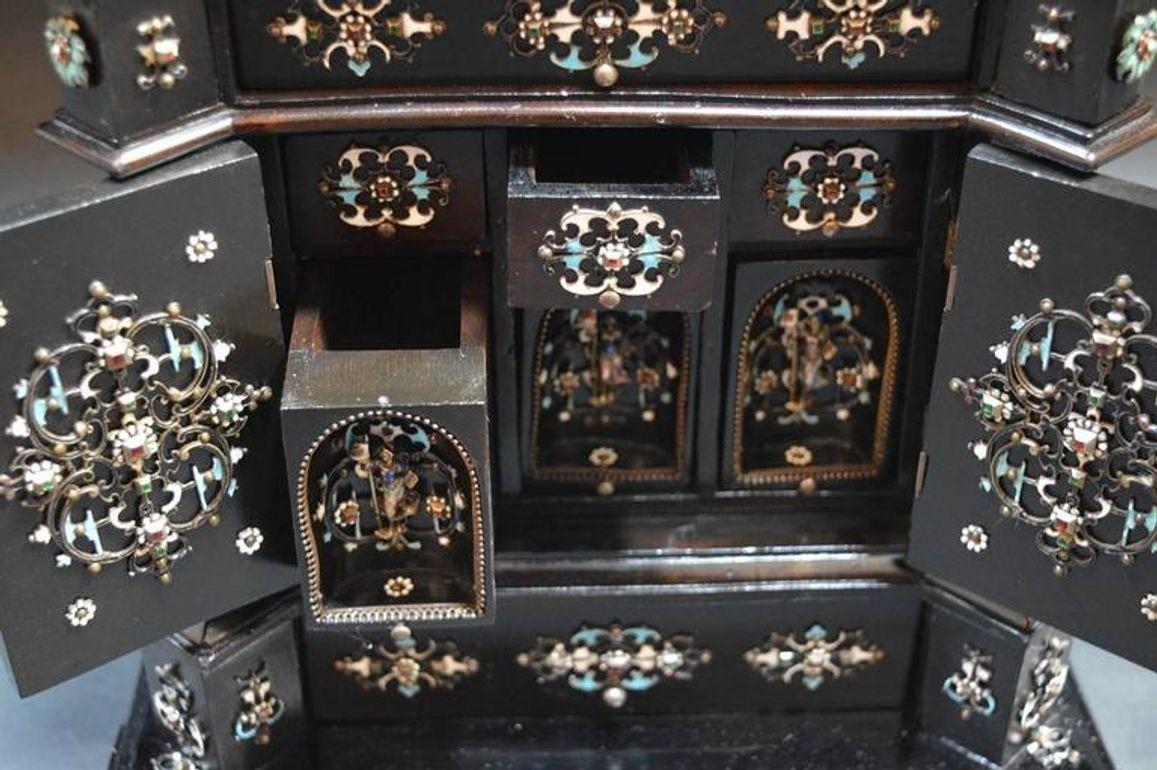Boîte à bijoux autrichienne du 19ème siècle par Hermann Ratzersdorfer en vente 1