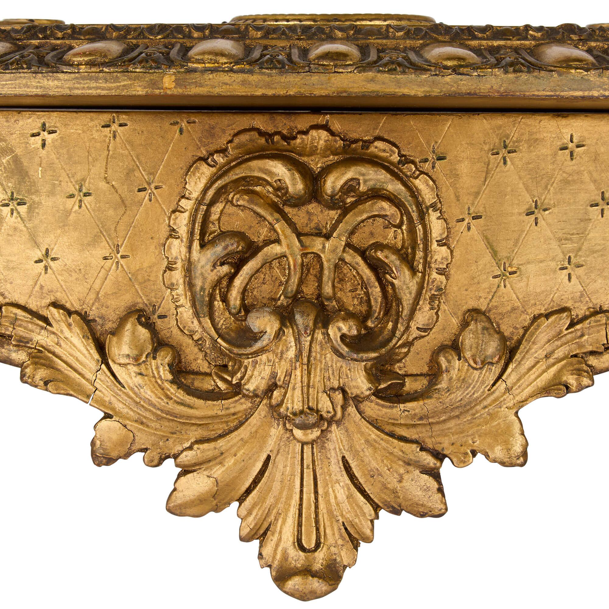 Porcelaine Centre de table autrichien en bois doré du XIXe siècle avec plaques en porcelaine Royal Vienna Porcelain en vente