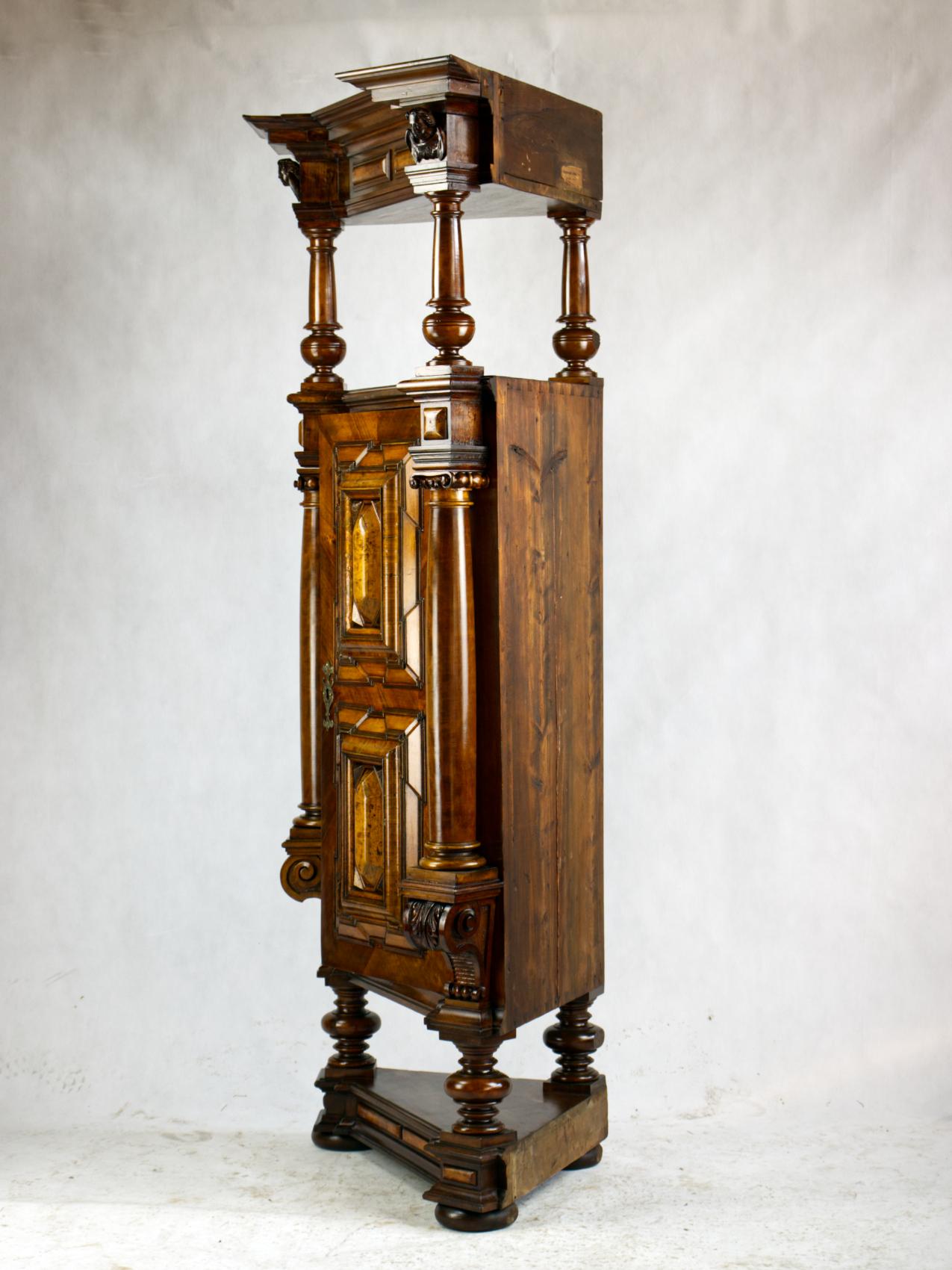 19th Century Austrian Hand Carved Baroque Corner Cabinet For Sale 4