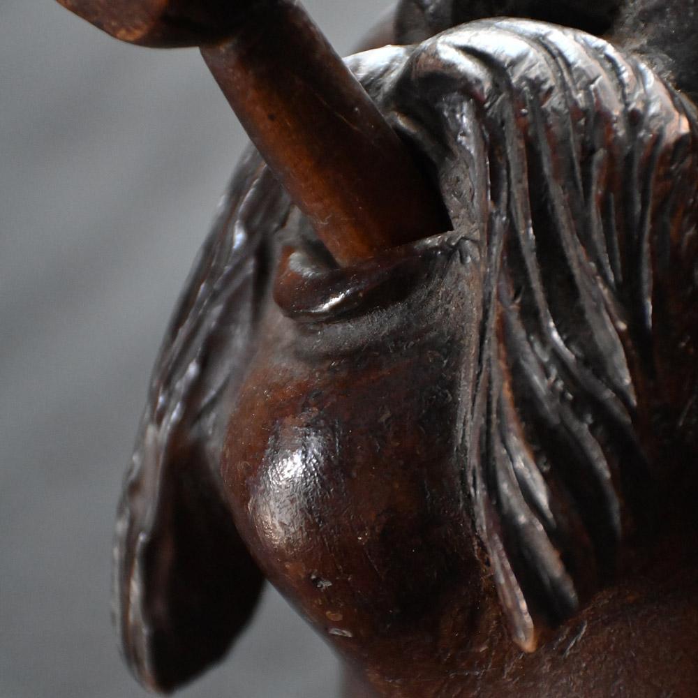 Austriaco Portacandele da parete di arte popolare austriaca del XIX secolo intagliato a mano in vendita