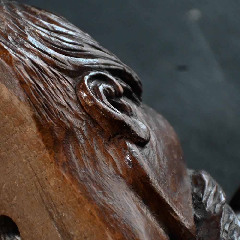 Fine XIX secolo Portacandele da parete di arte popolare austriaca del XIX secolo intagliato a mano in vendita