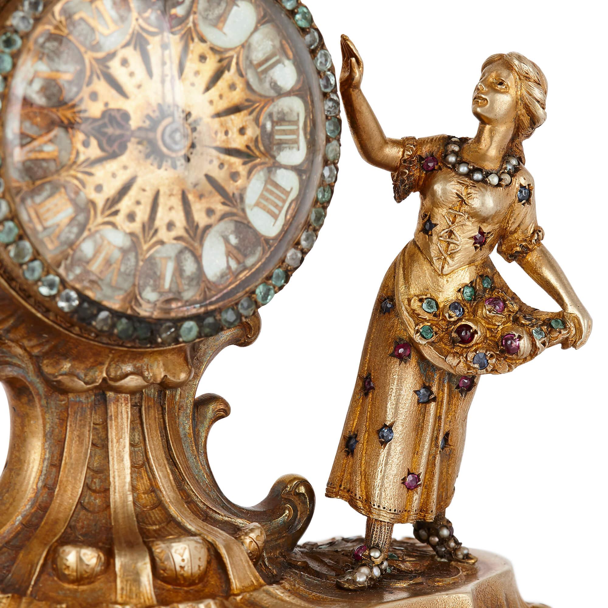 Doré Horloge autrichienne du 19ème siècle en argent doré incrusté de bijoux en vente