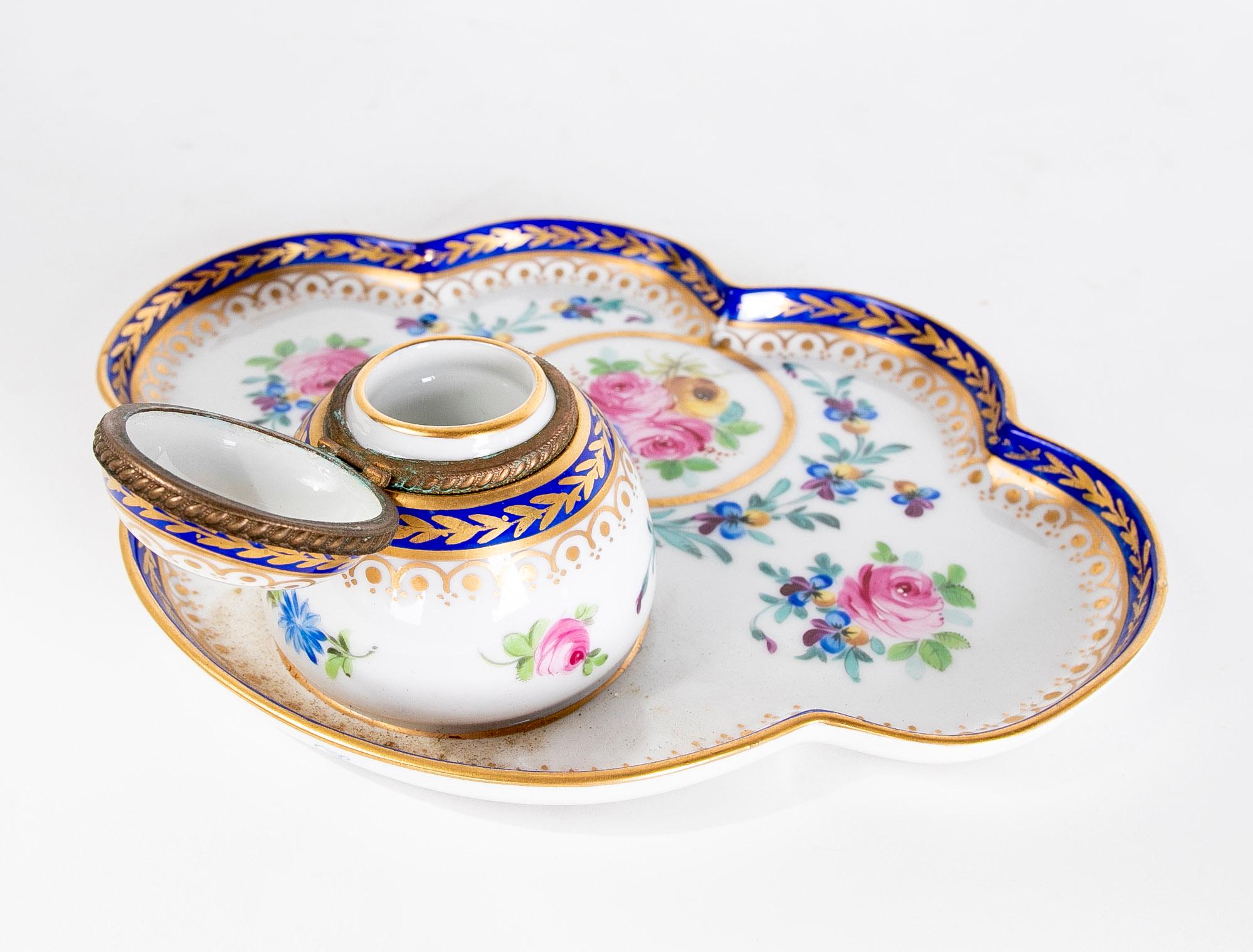 19th Century Austrian Porcelain Inkwell with Tray with Stamp on the Side In Good Condition For Sale In Marbella, ES