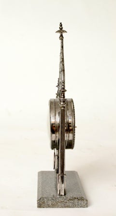 Österreichische Tischuhr aus Stahl und Granit aus dem 19. Jahrhundert