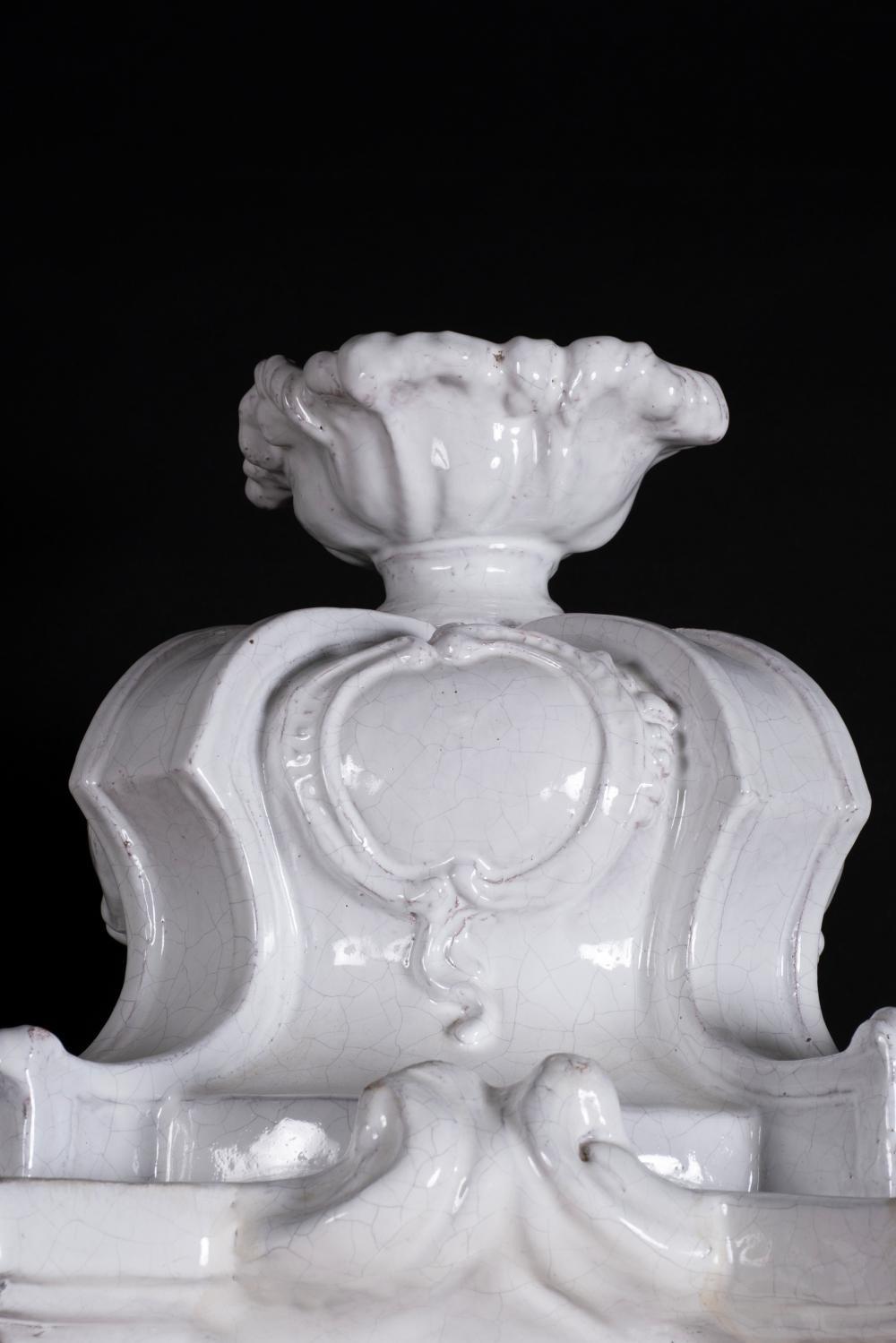 Estufa austriaca del siglo XIX de terracota vidriada blanca Kachelofen Terracota en venta