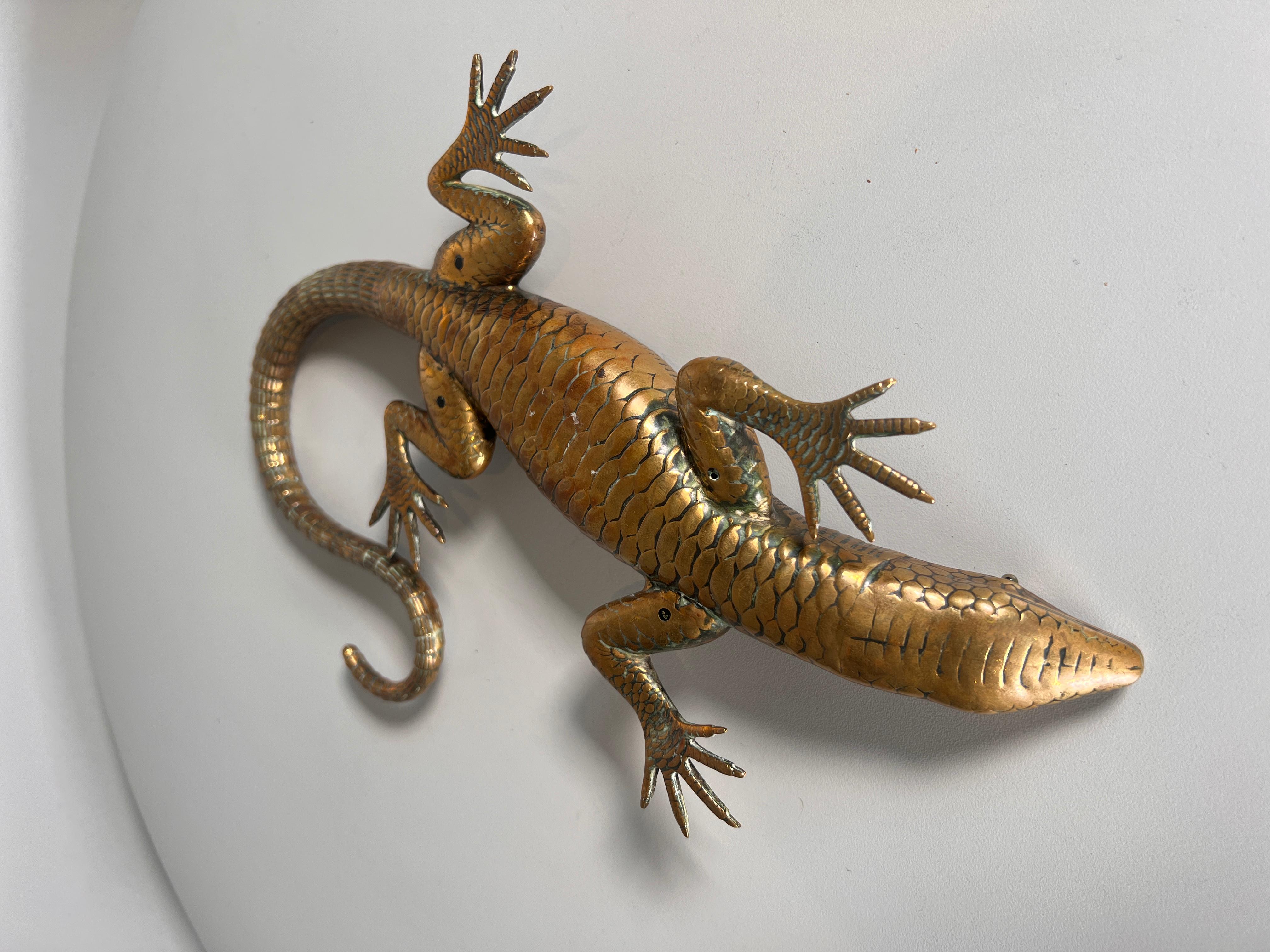 Victorian 19th Century Austro-Hungarian Bronze Pen Wipe in the Form of a Lizard For Sale
