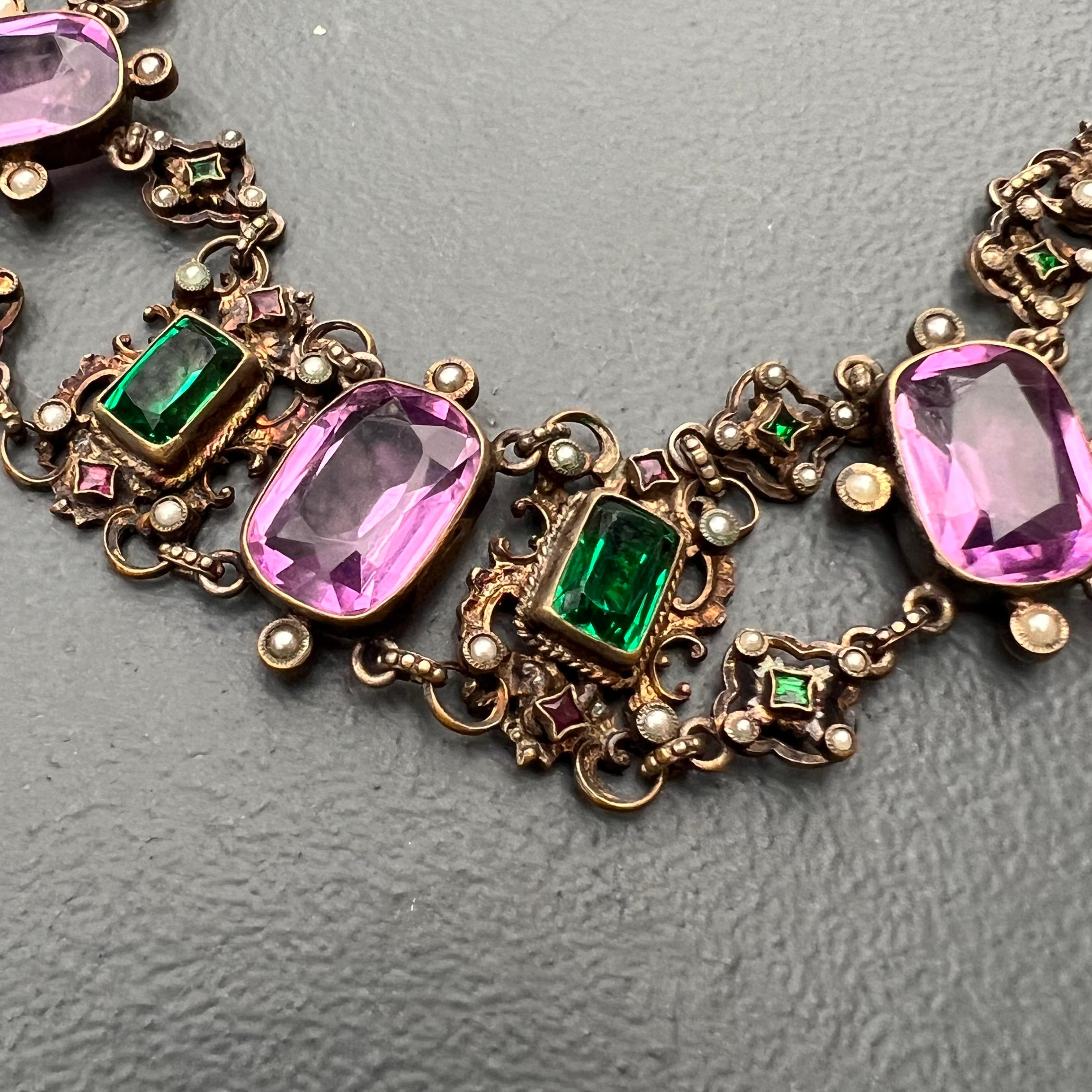 Halskette mit österreichisch-ungarischem Glaspastellkragen aus dem 19. Jahrhundert im Angebot 3