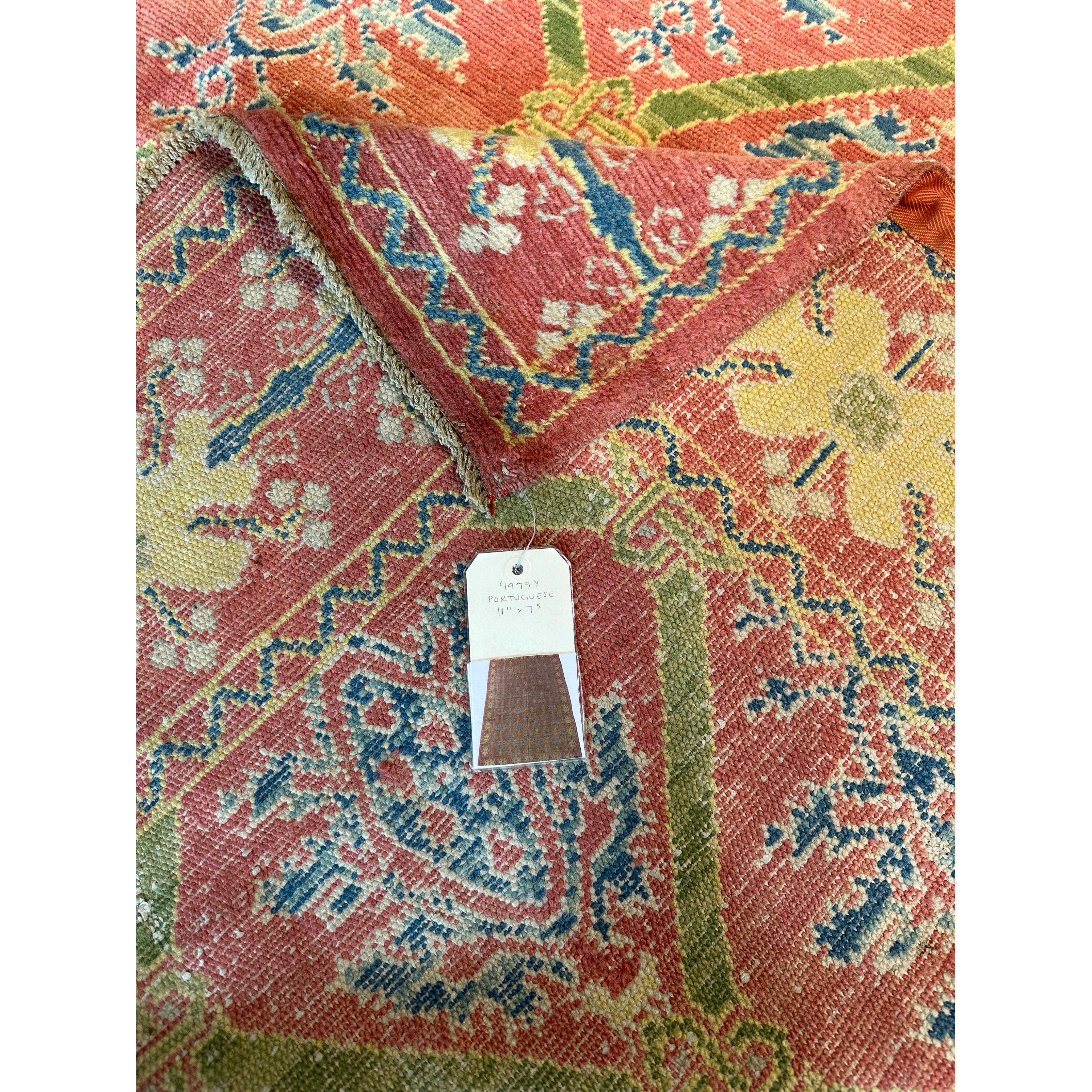 Authentischer europäischer Portugiesischer Teppich aus dem 19. im Zustand „Gut“ im Angebot in Los Angeles, US