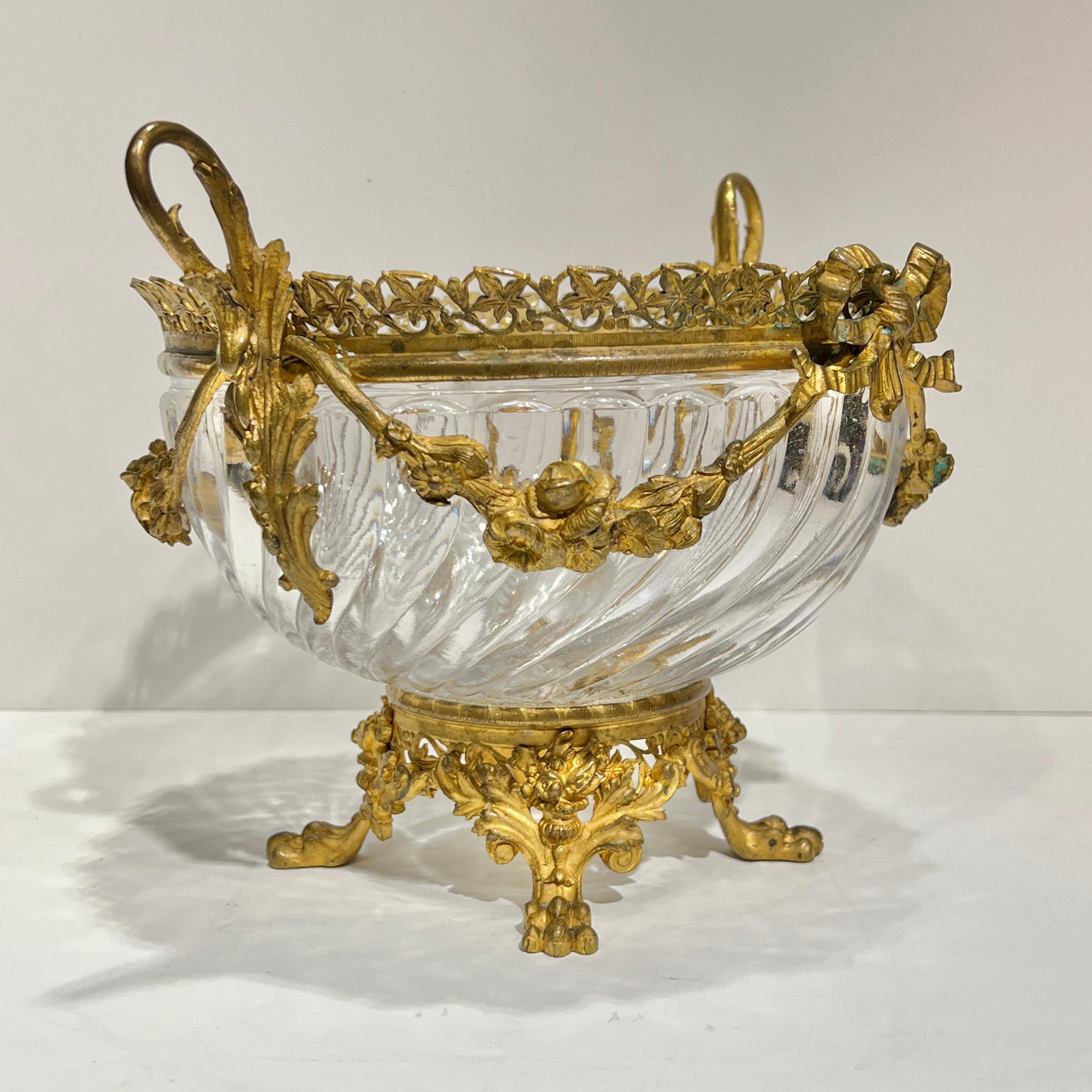 Ciotola centrotavola in cristallo dorato Baccarat del XIX secolo In condizioni buone in vendita a New York, NY