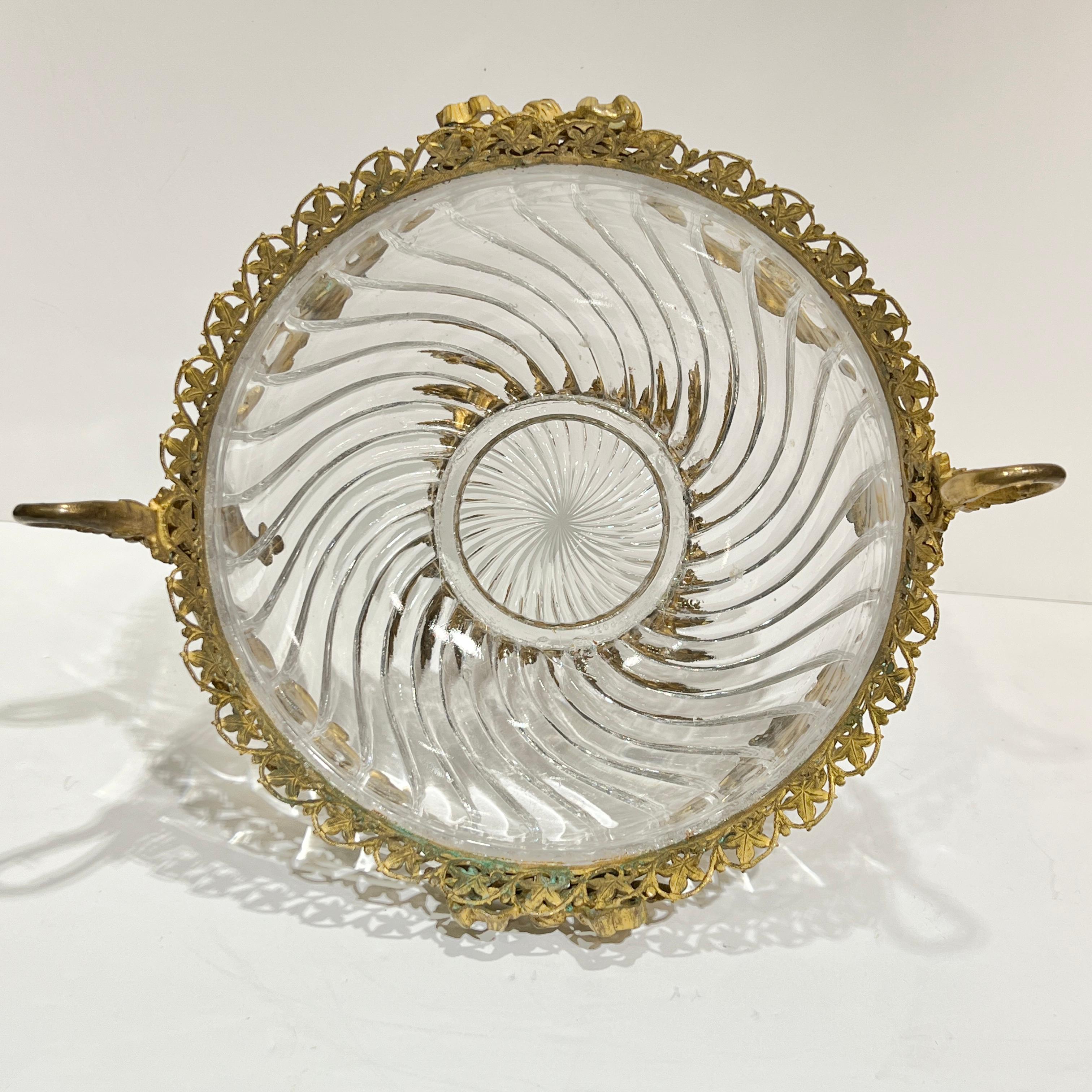 Bronzo Ciotola centrotavola in cristallo dorato Baccarat del XIX secolo in vendita