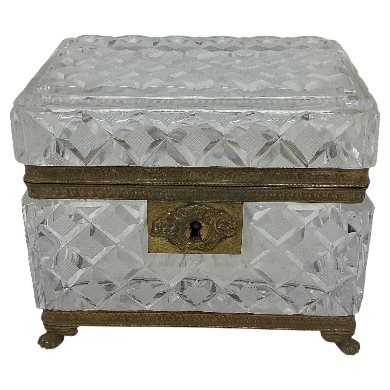 Caja o cofre de cristal tallado de Baccarat del siglo XIX con monturas de bronce dorado