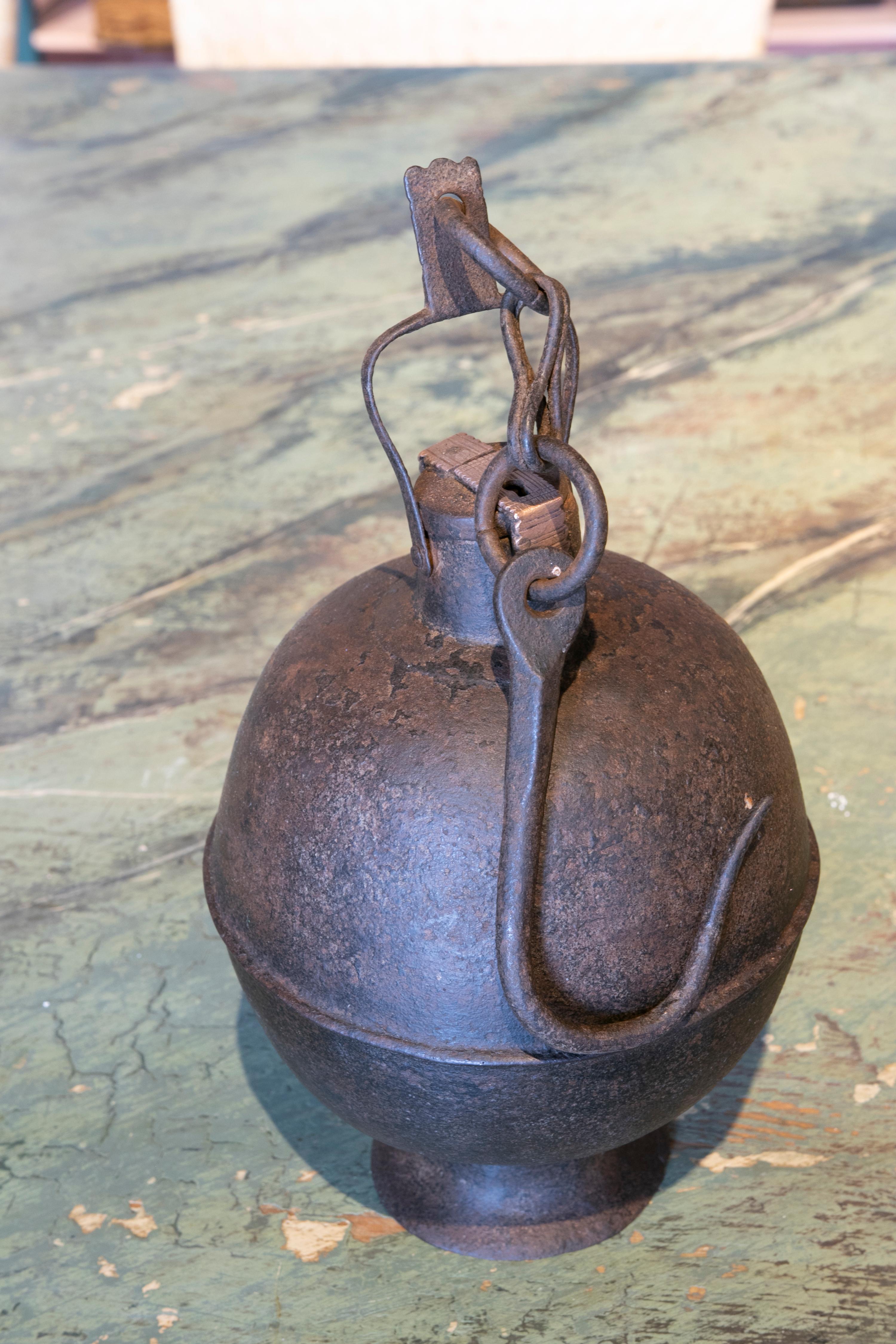 19th Century Ball-Shaped Iron Box with Hook for Hanging and a Lock For Sale 9