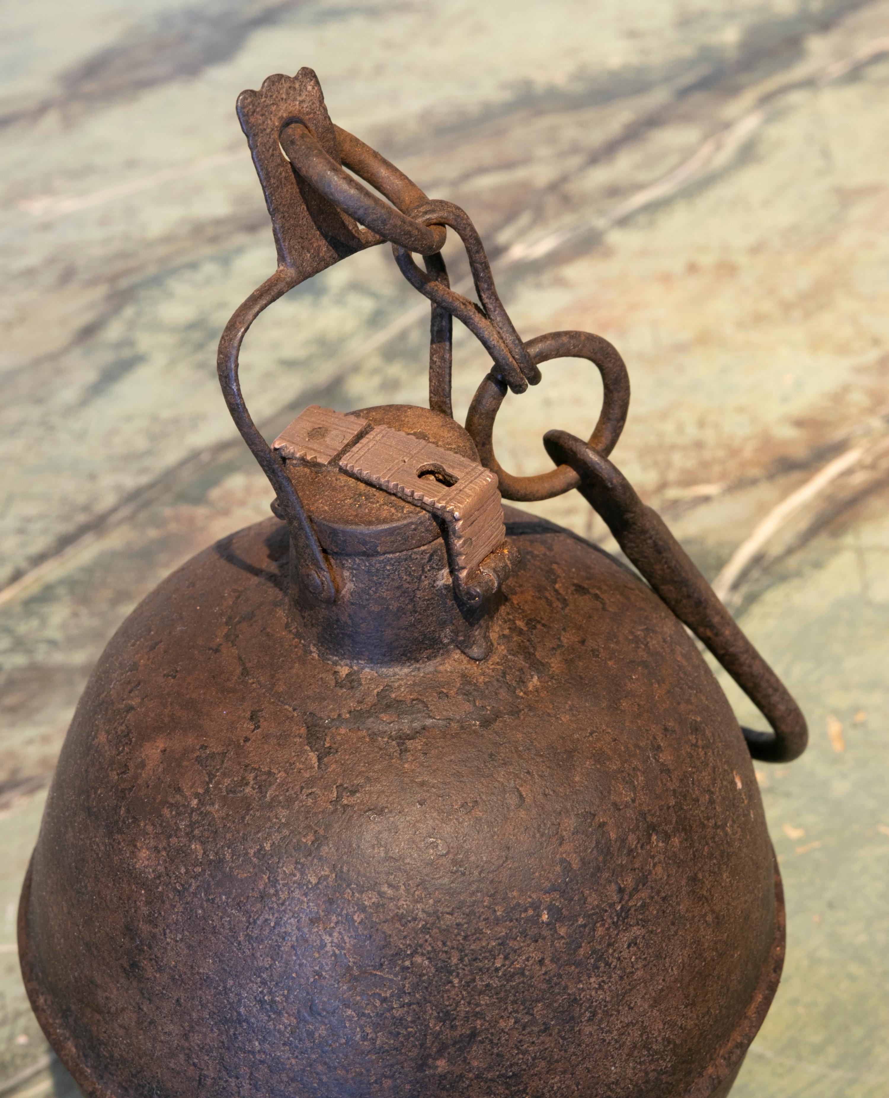 19th Century Ball-Shaped Iron Box with Hook for Hanging and a Lock For Sale 4