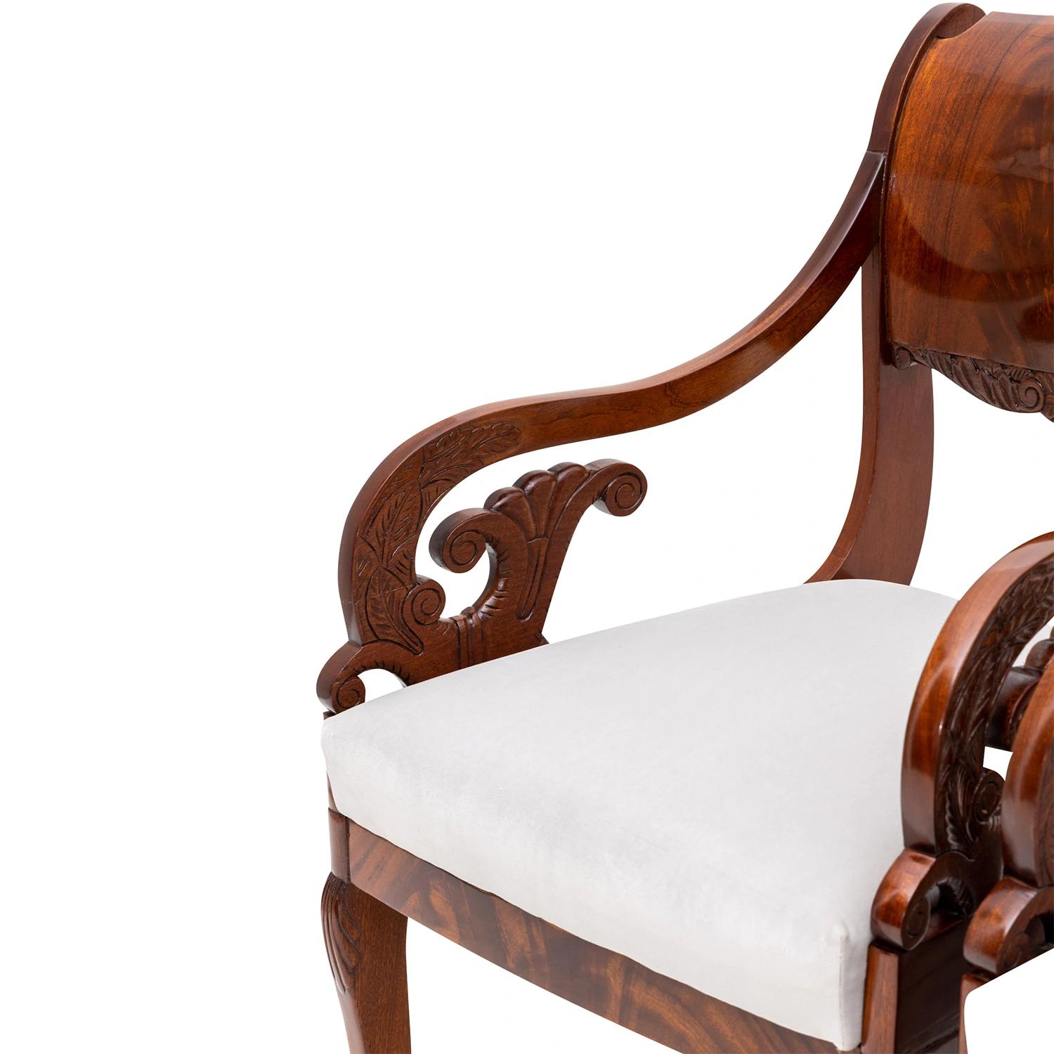 Paar antike baltische Biedermeier-Sessel aus poliertem Mahagoni des 19. Jahrhunderts im Angebot 2