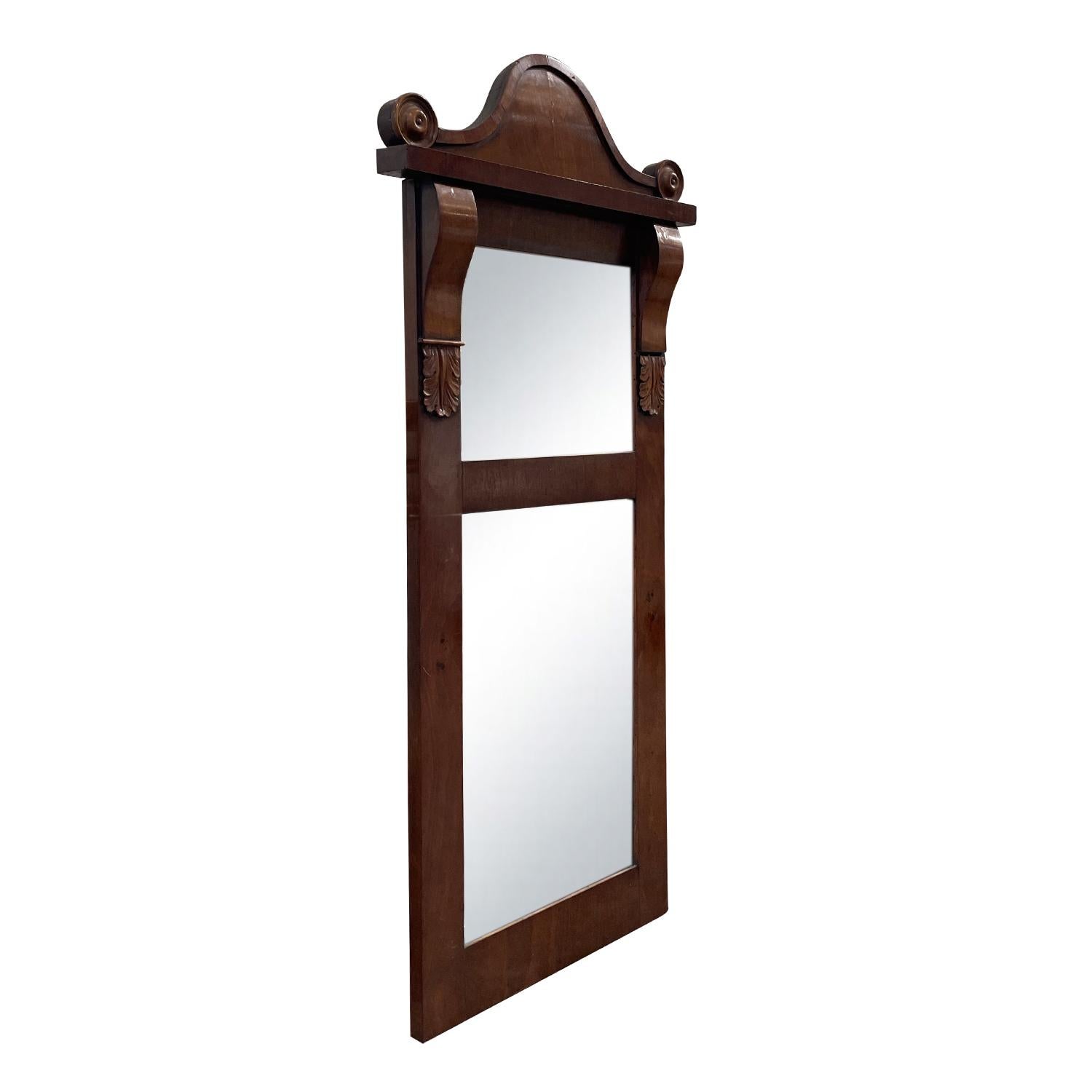 Hand-Crafted 19th Century Baltic Polished Mahogany Wall Glass Mirror - Antique Décor For Sale