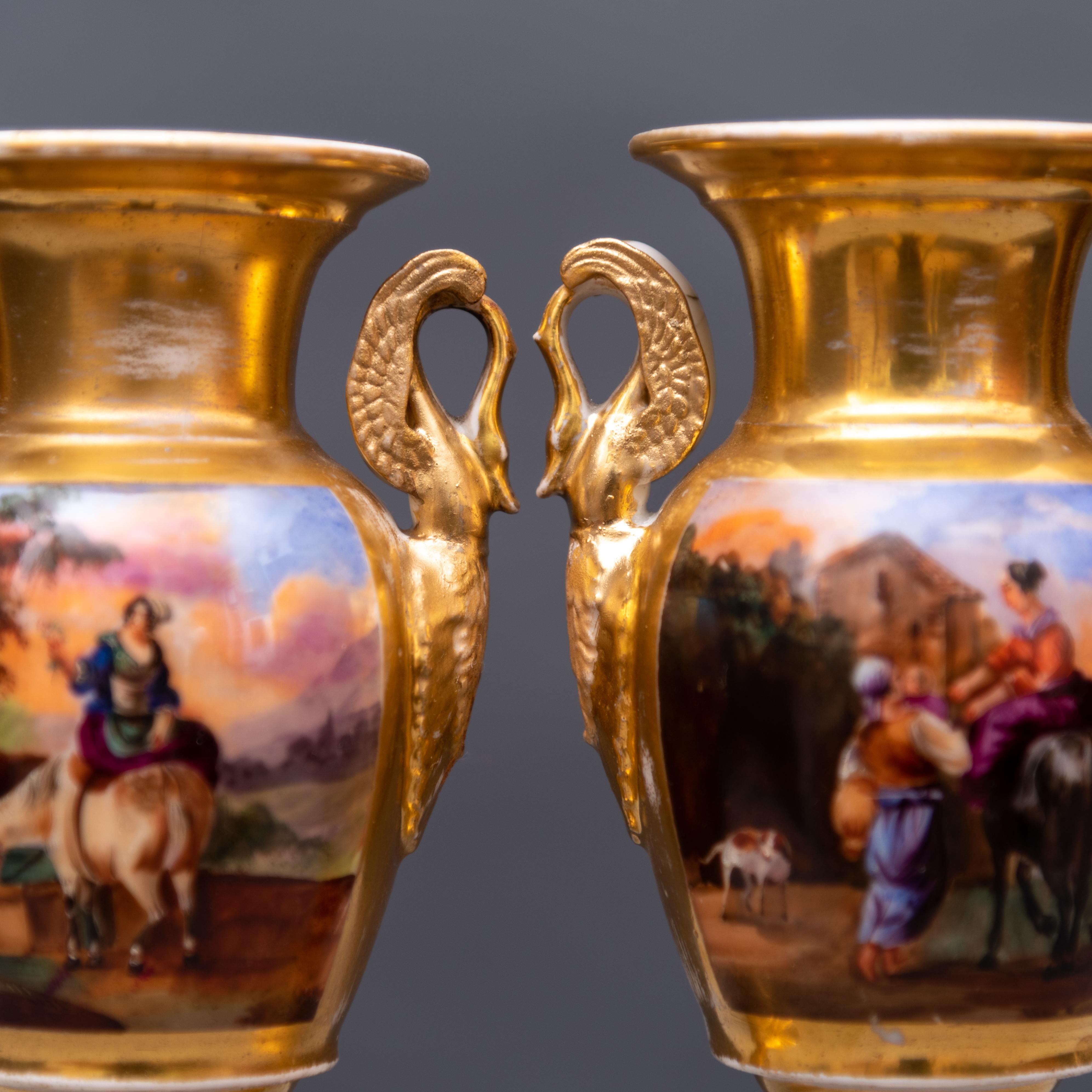 19th Century Baluster Shaped Hand Painted Porcelain Empire Pair of Vases In Good Condition In Roma, IT