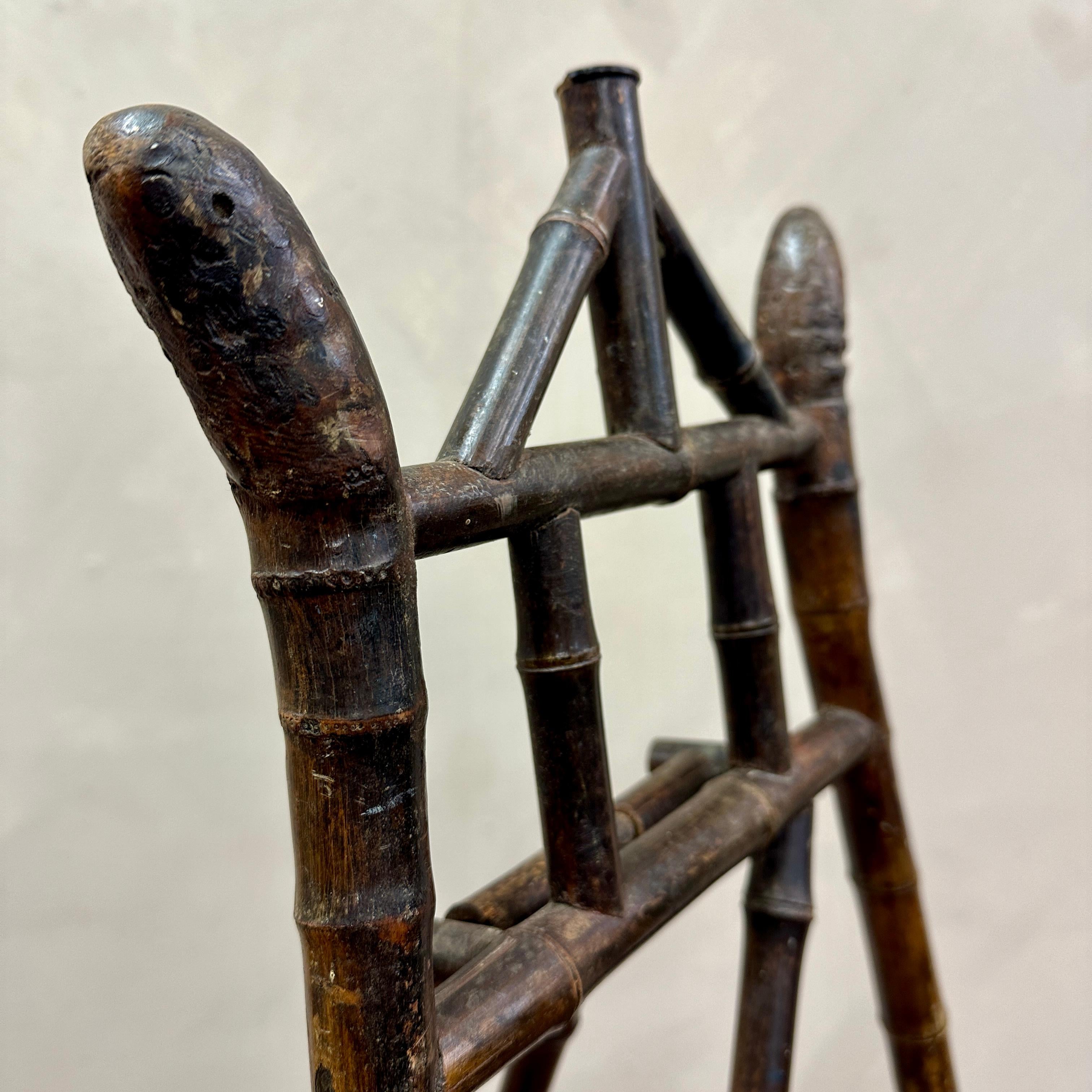 Decorative Bamboo Display Easel.
With supporting chain.
England, circa 1900.
Height: 132cm, Width: 59cm, Depth: 68cm.

Please message if any further info or photos are required 

We are happy to work with you with your choice of shipping 
or we can