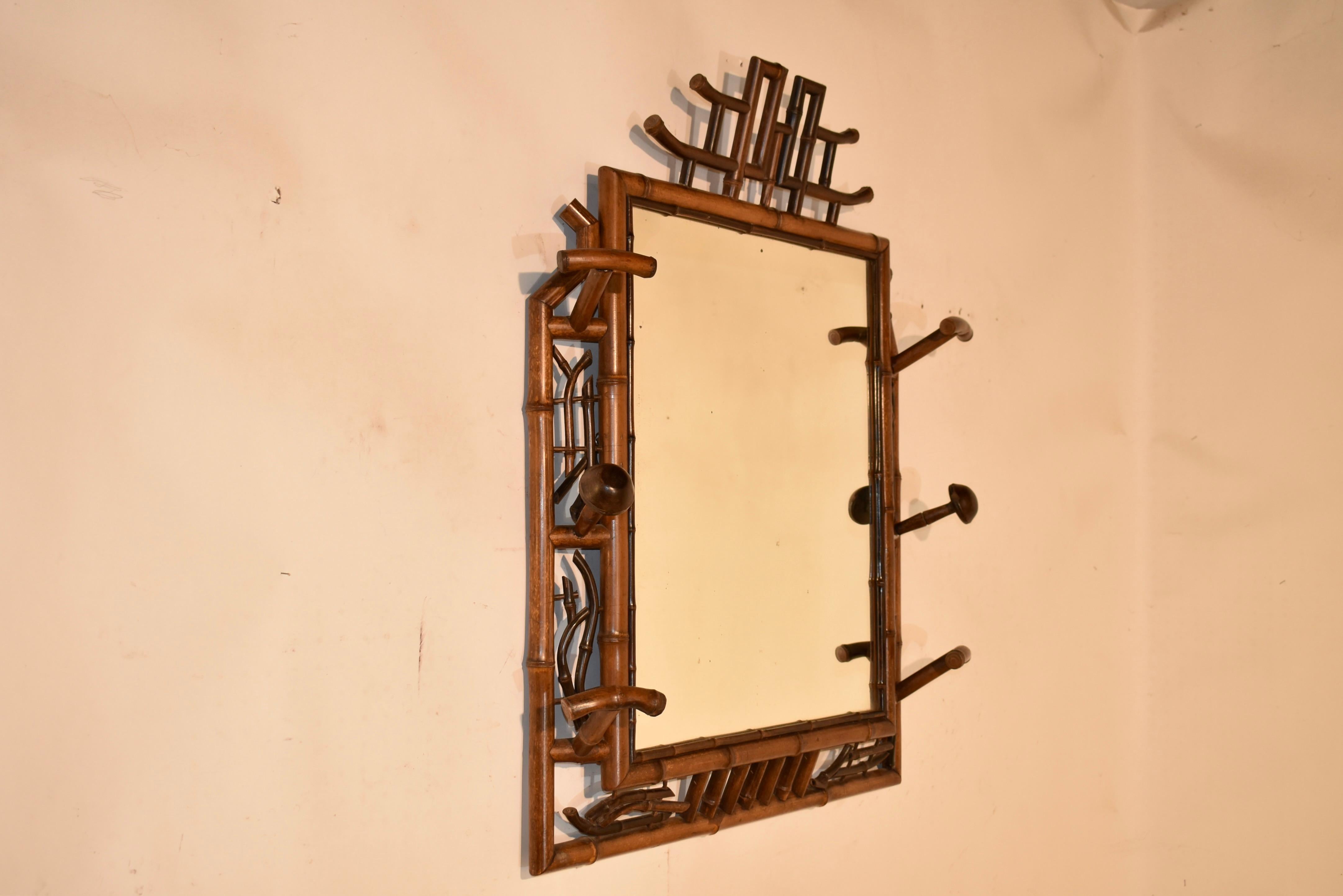 Espejo de pared de bambú del siglo XIX procedente de Francia en Bueno estado para la venta en High Point, NC