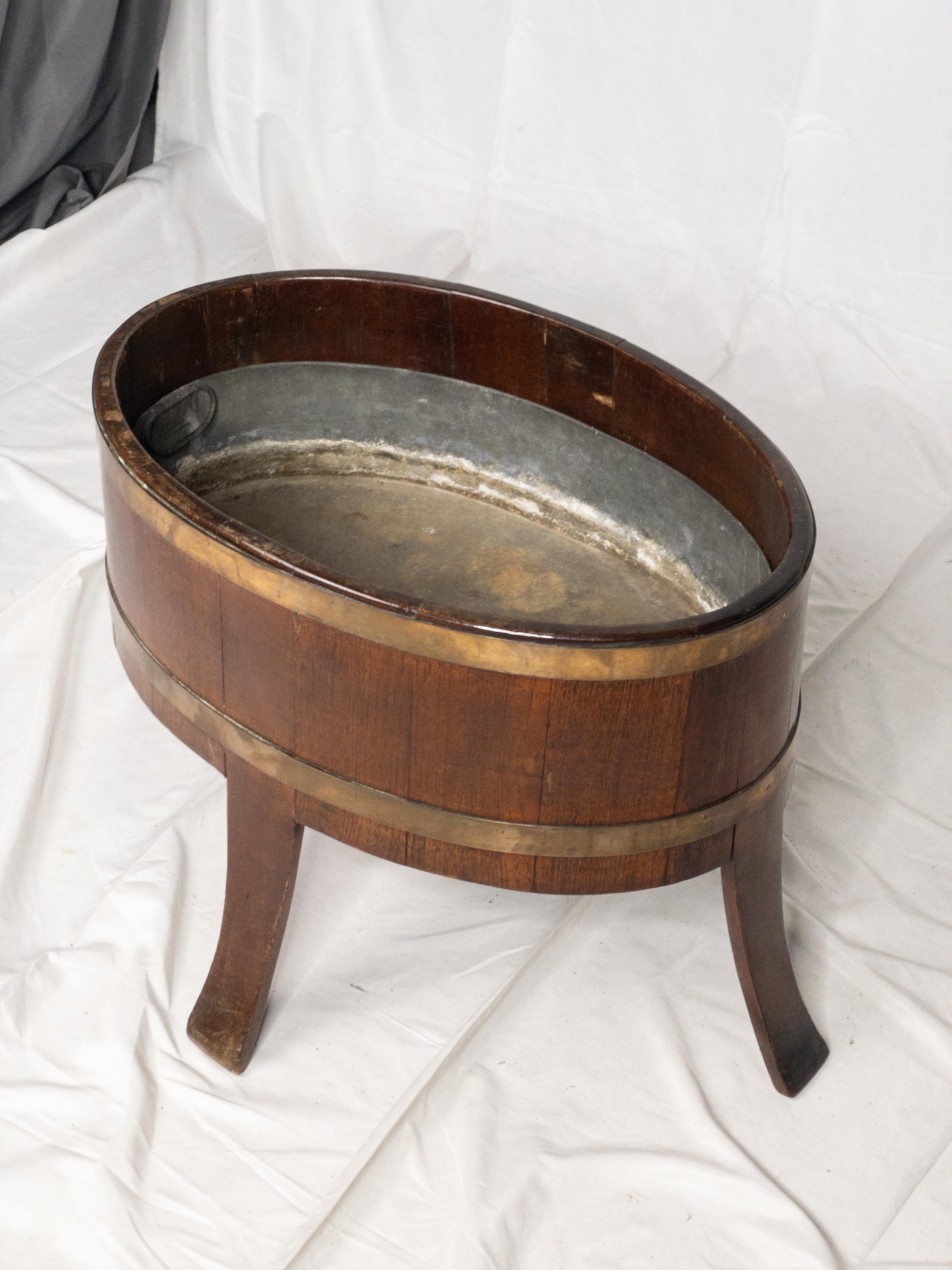 19th Century Banded Oak English Planter For Sale 1