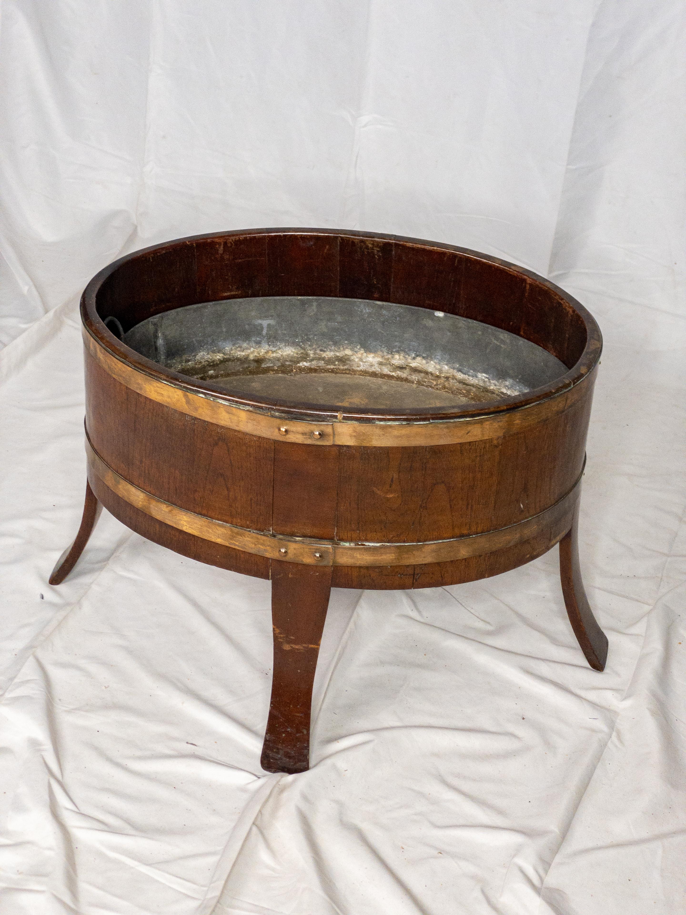 19th Century Banded Oak English Planter For Sale 3