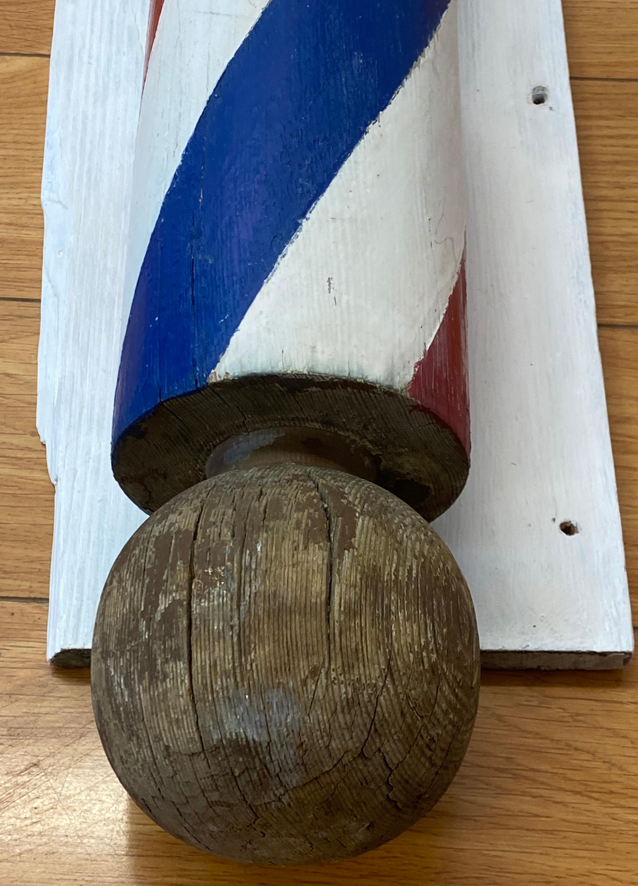 Artisanat Pole de barbier du 19ème siècle sculpté et peint à la main en vente