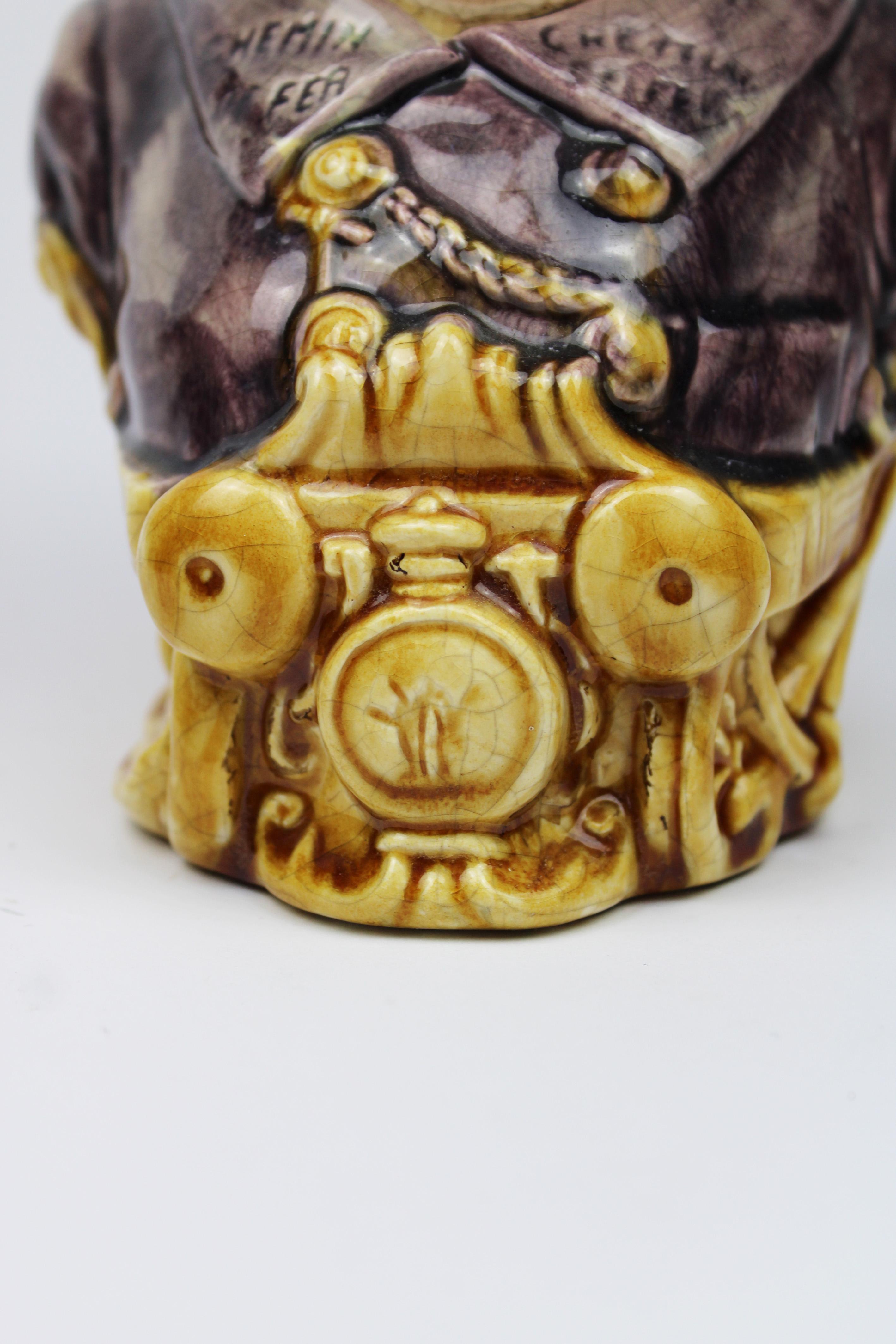 19ème siècle Barbotine Majolica Water Pitcher Chef de Gare by Onnaing France en vente 3