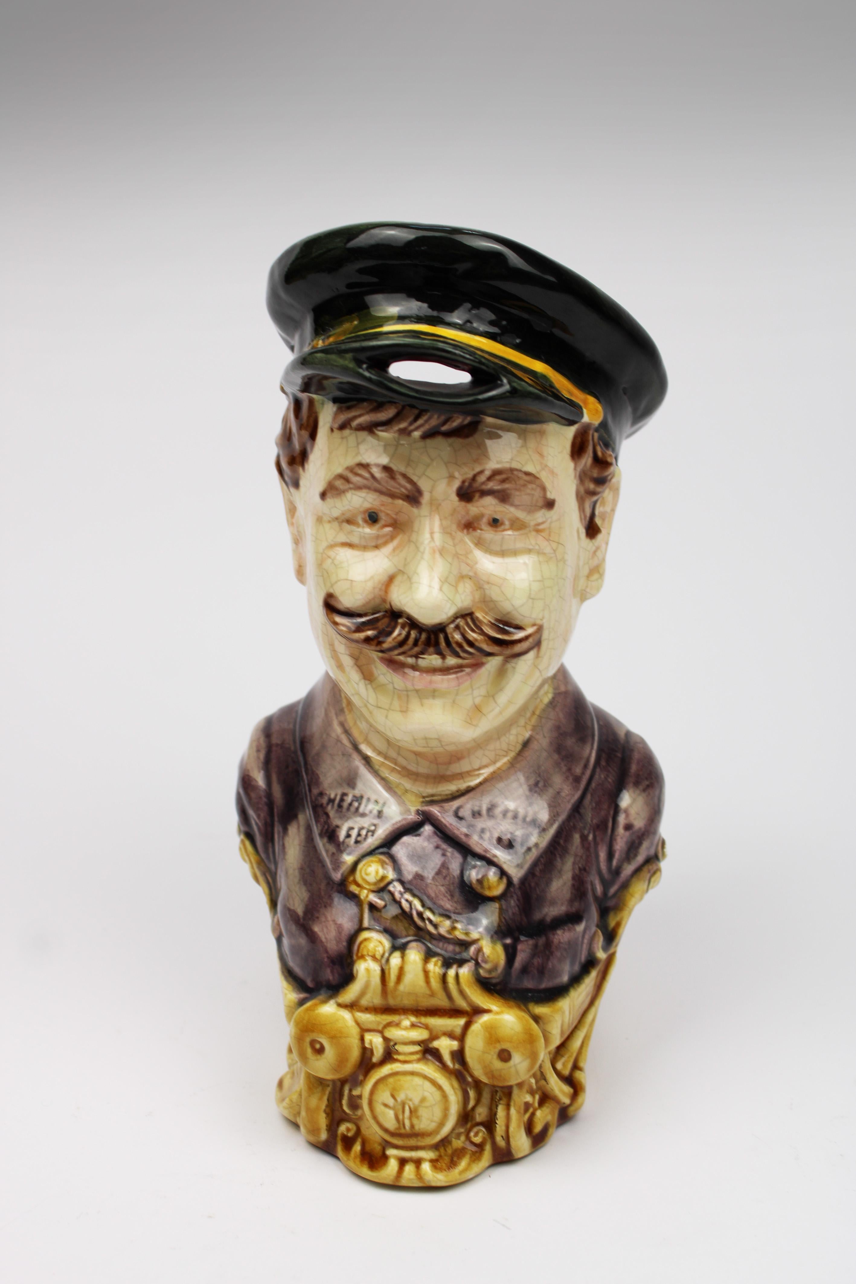 Français 19ème siècle Barbotine Majolica Water Pitcher Chef de Gare by Onnaing France en vente
