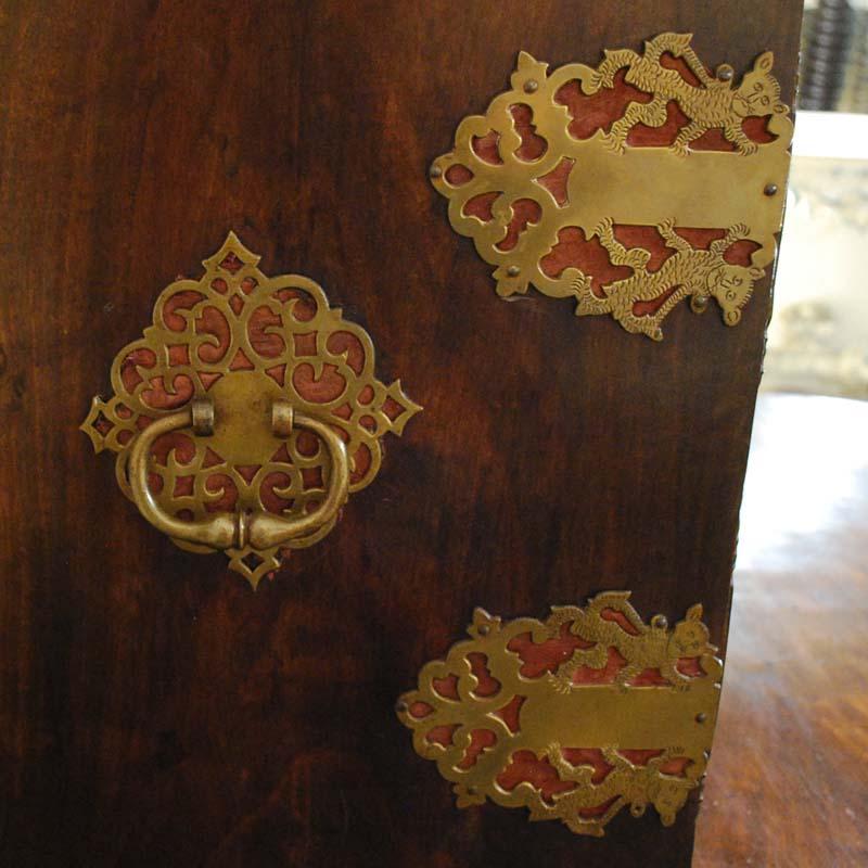 Antique 19th century Baroque Spanish Desk ‘Bargueño’ in solid walnut  For Sale 6