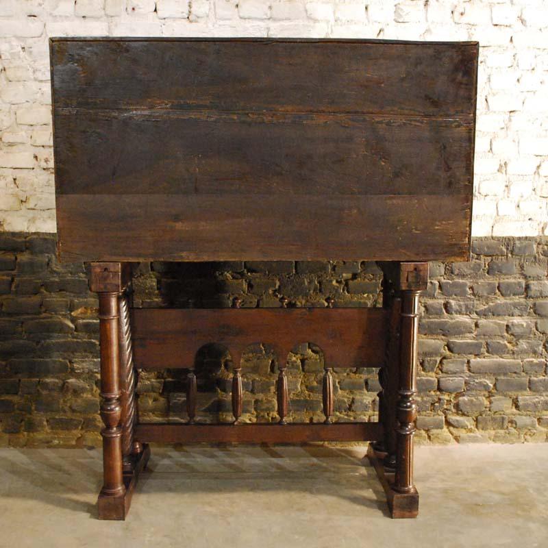 Antique 19th century Baroque Spanish Desk ‘Bargueño’ in solid walnut  For Sale 7