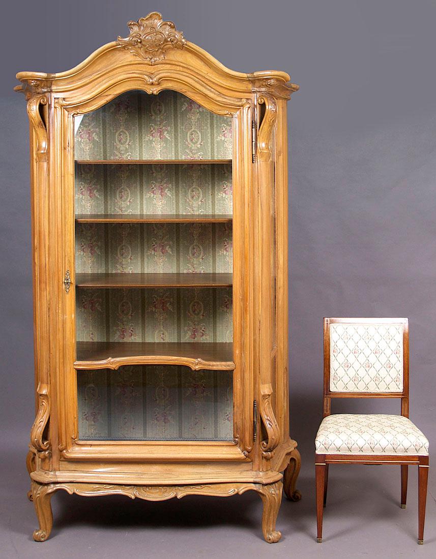 19th Century Baroque Carved Vitrine For Sale 5
