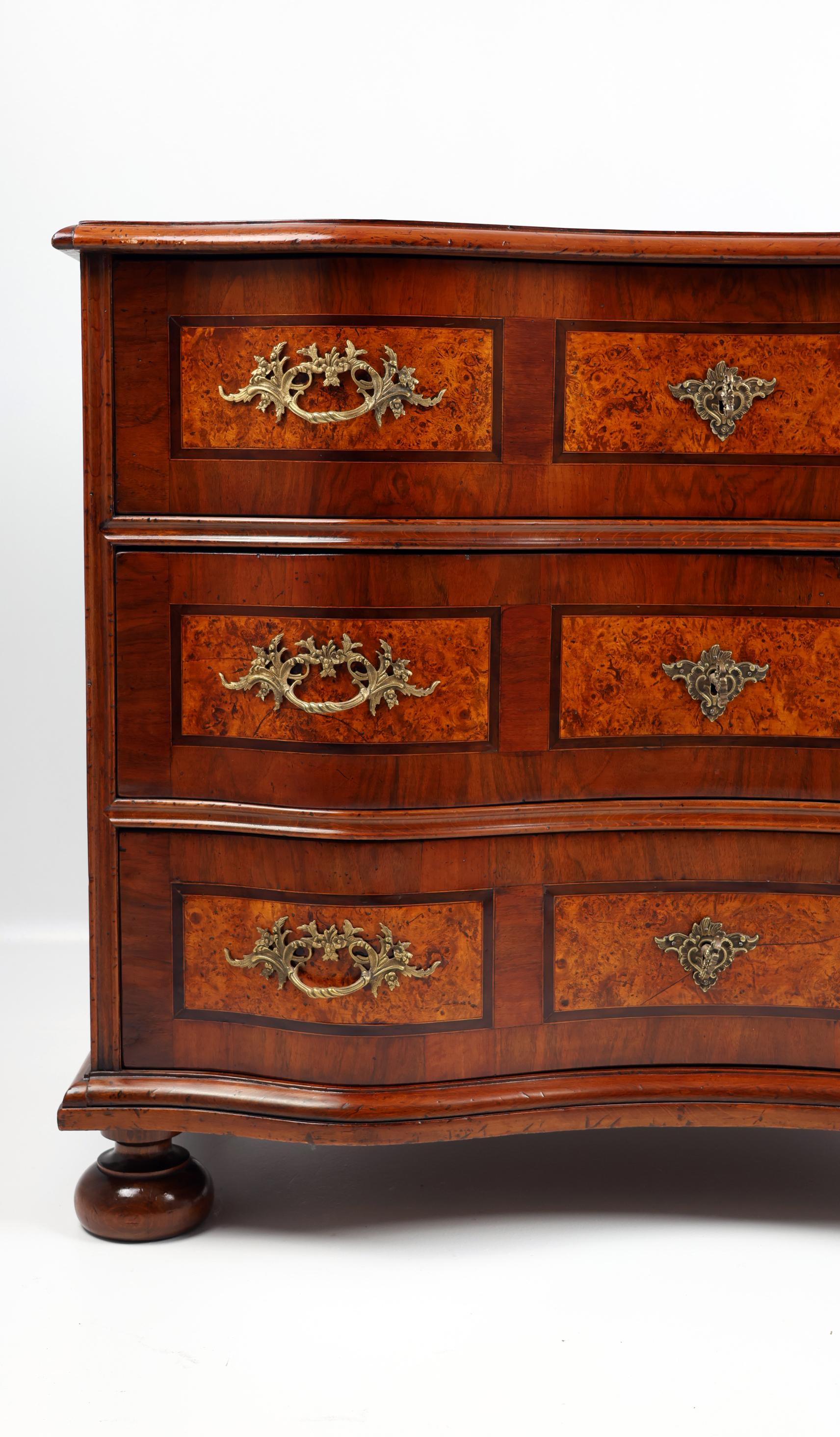 19th Century Baroque Chest of Drawers with Burl wood For Sale 10