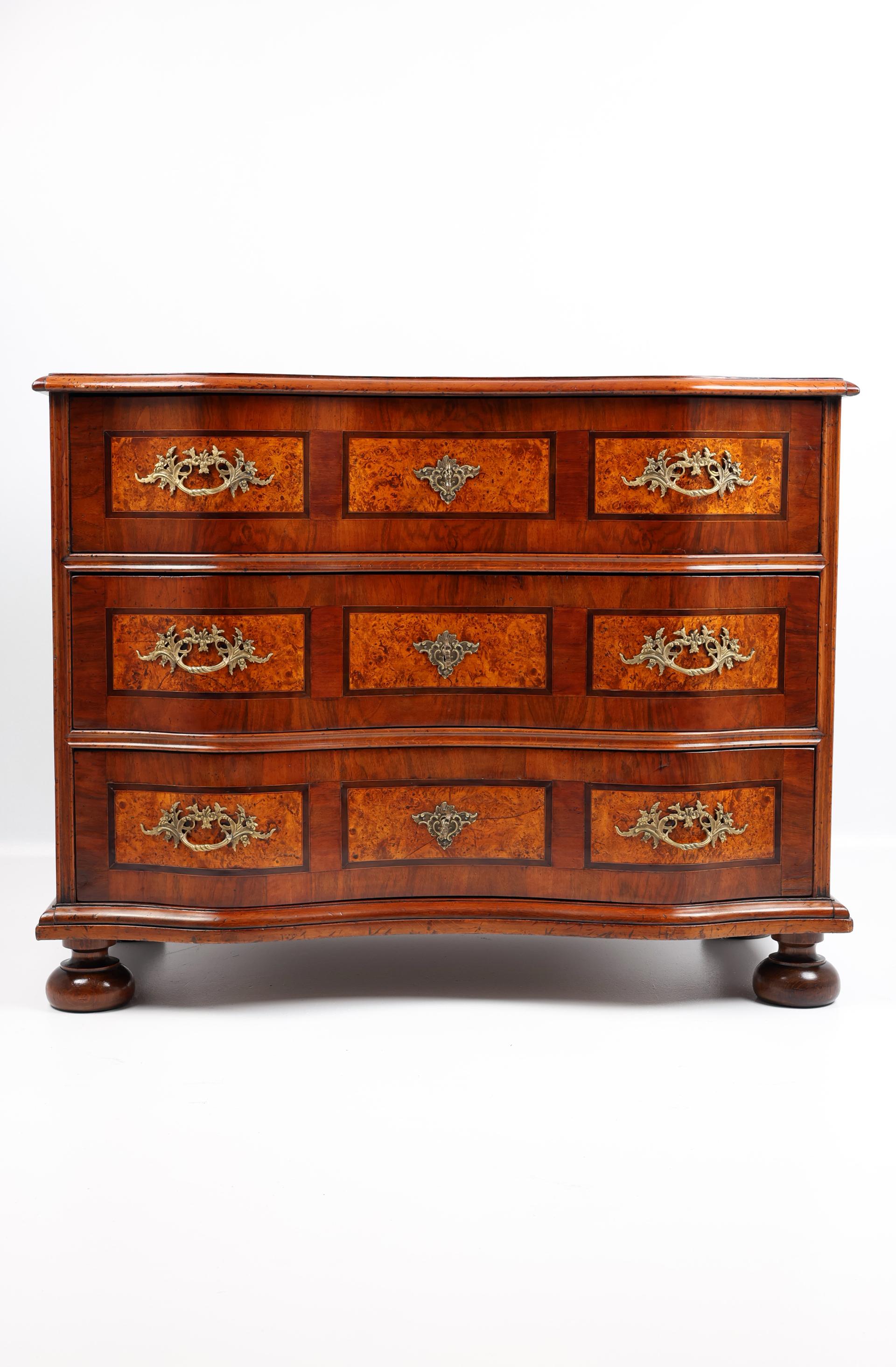 German 19th Century Baroque Chest of Drawers with Burl wood For Sale