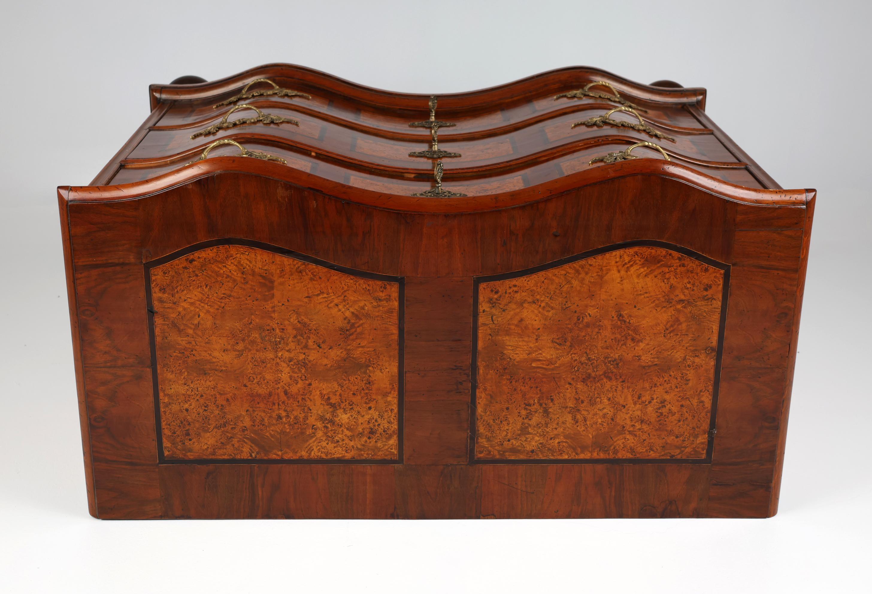 Walnut 19th Century Baroque Chest of Drawers with Burl wood For Sale