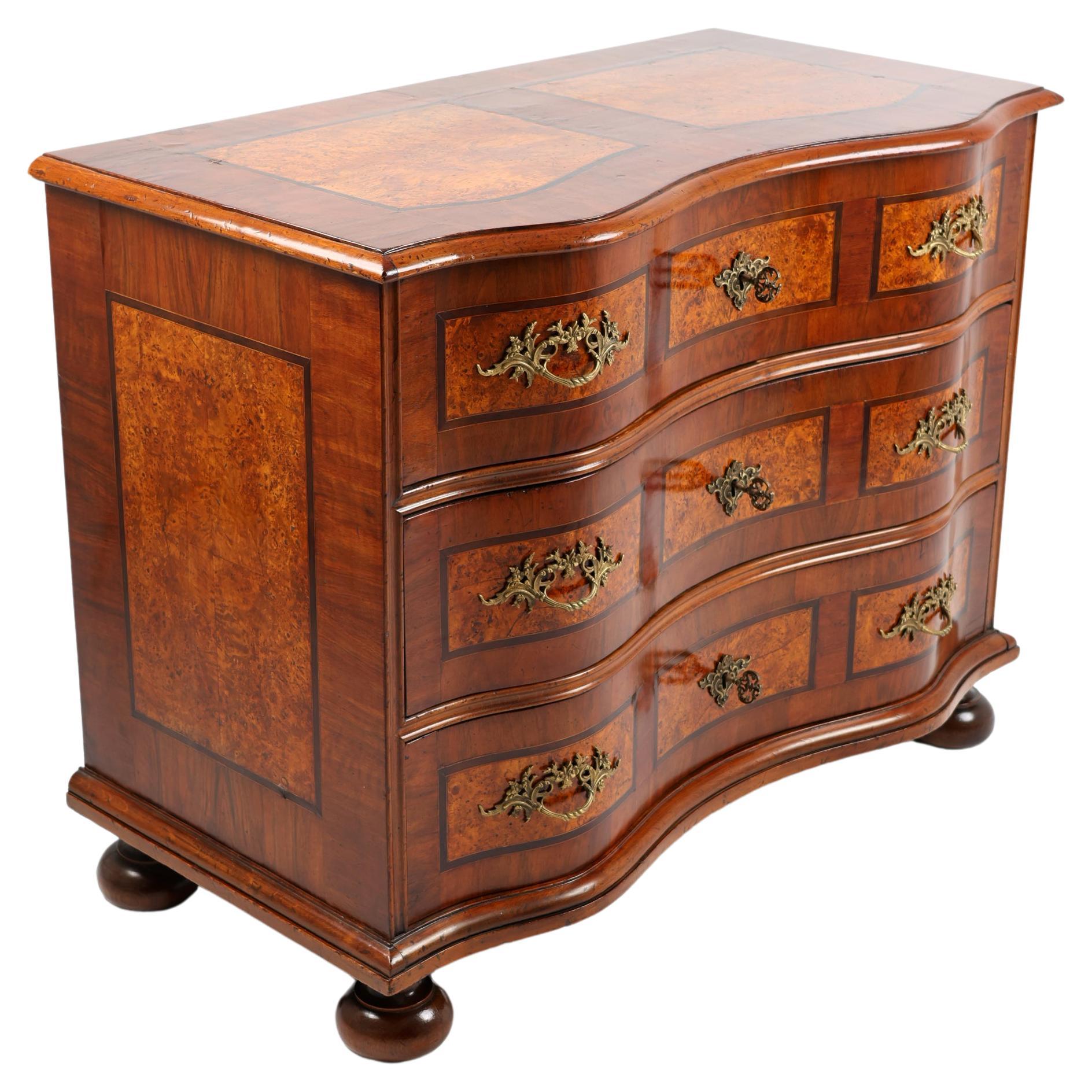 19th Century Baroque Chest of Drawers with Burl wood