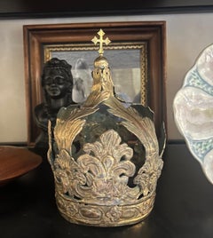 Corona barroca del siglo XIX en metal mixto y dorado