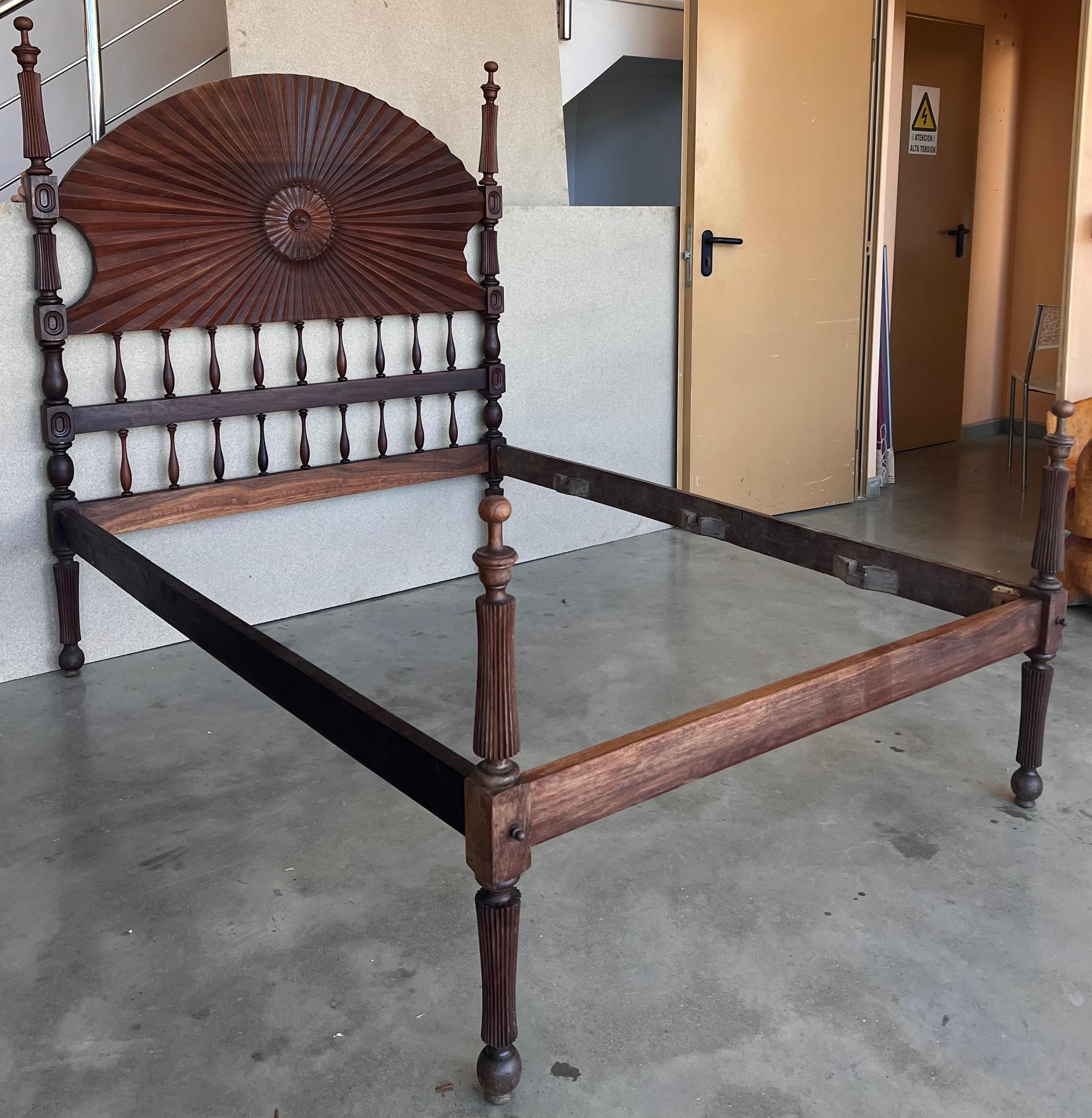 19th Century, Baroque Full Bed, Original Four Fluted Poster Spanish Bed In Good Condition For Sale In Miami, FL