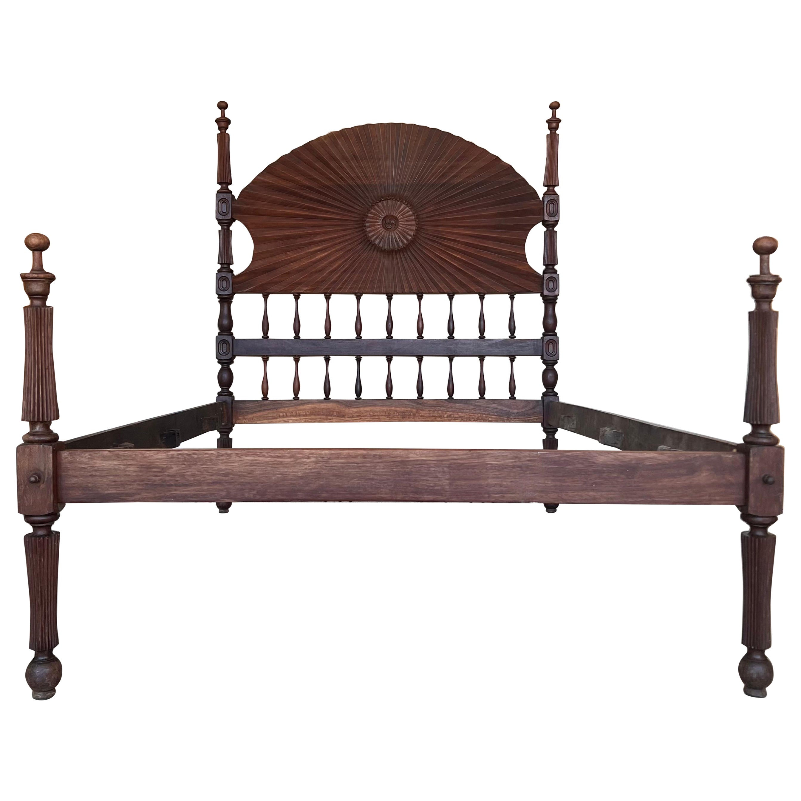 Letto completo barocco del XIX secolo, letto a baldacchino spagnolo originale