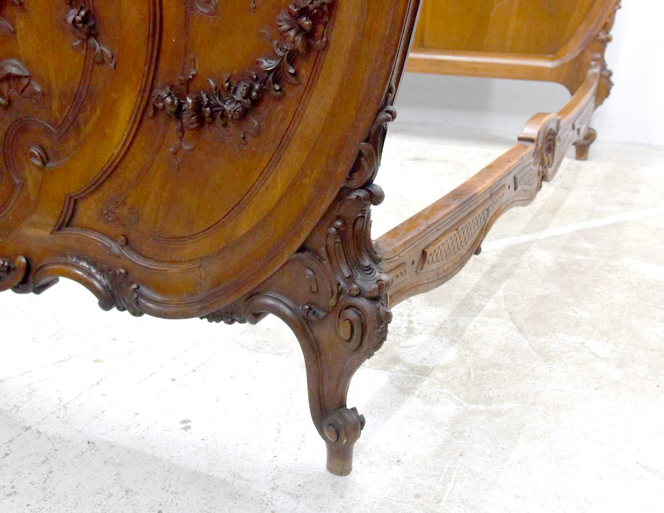 19th Century Baroque Louis XV Style Bed in Walnut Carved with Putti For Sale 5