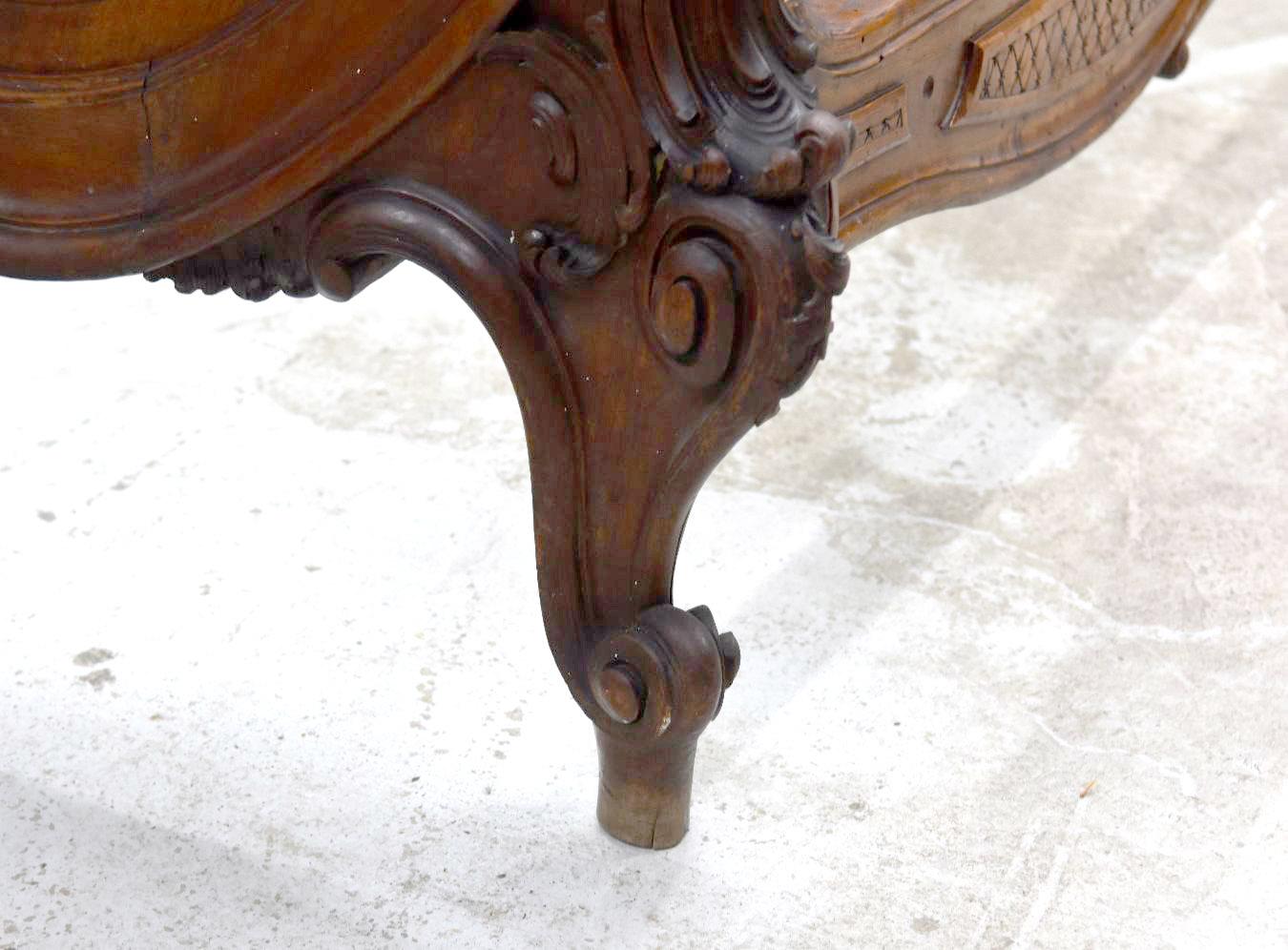 19th Century Baroque Louis XV Style Bed in Walnut Carved with Putti For Sale 6
