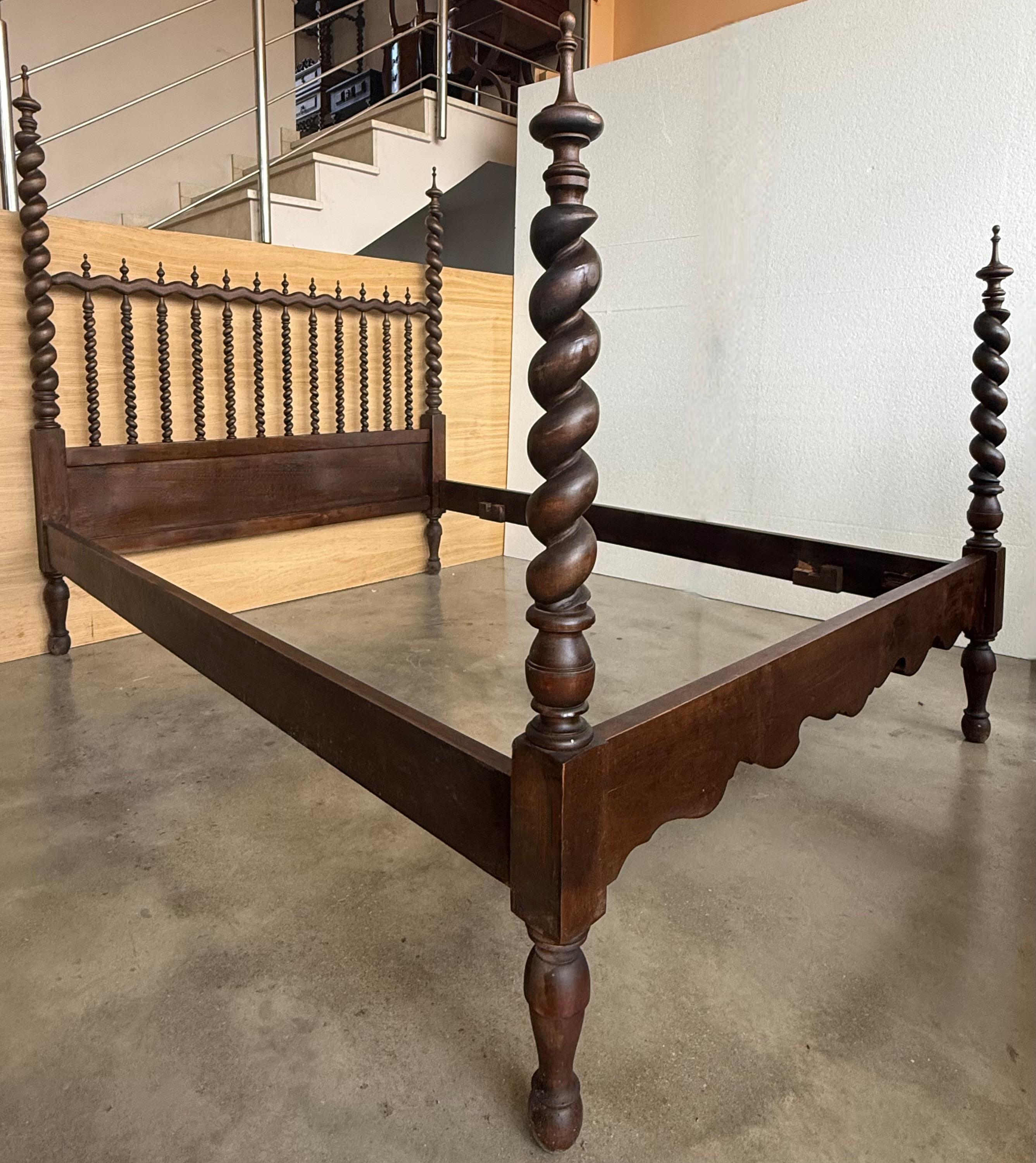 XIXe siècle Lit Queen baroque du 19e siècle, lit à quatre colonnes A Solomon d'origine en vente