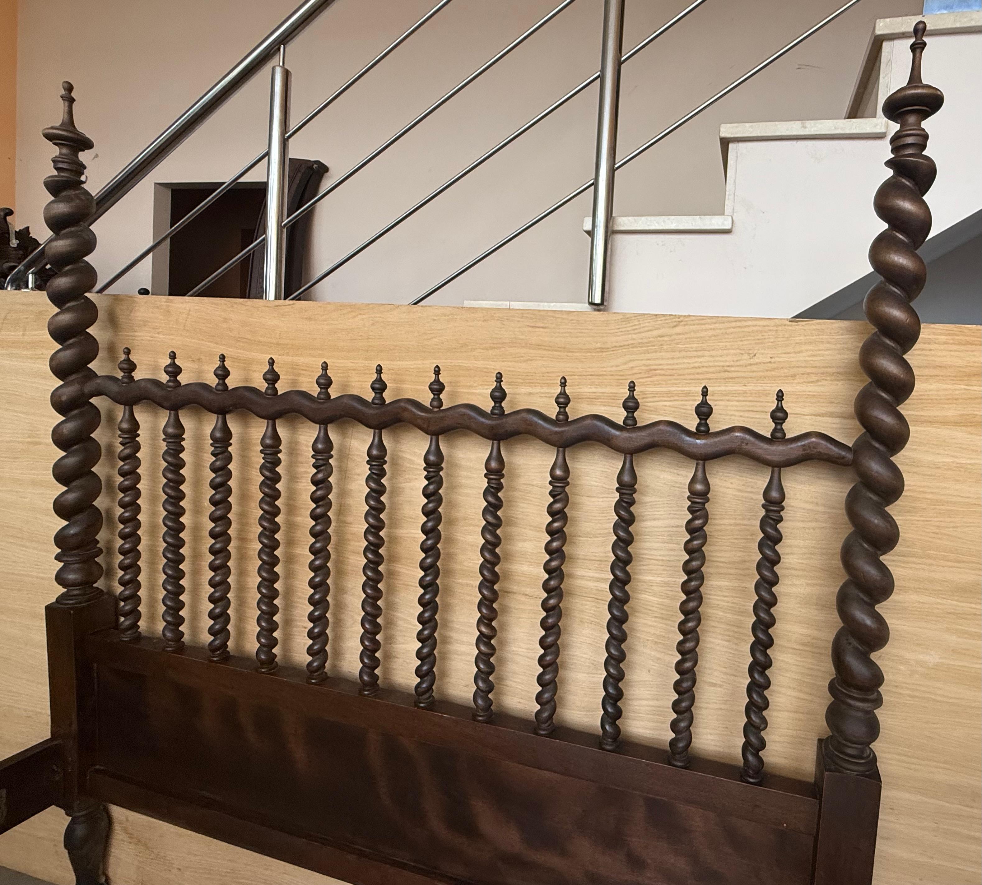 Lit Queen baroque du 19e siècle, lit à quatre colonnes A Solomon d'origine en vente 2