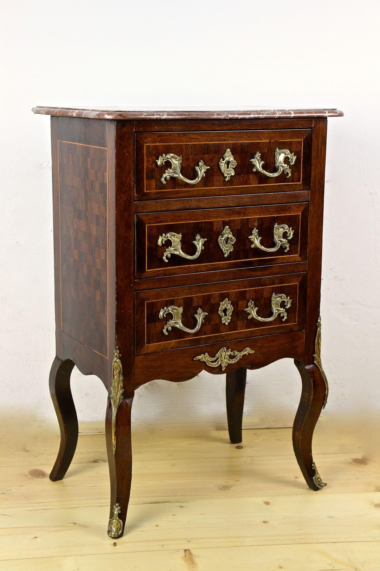 19th Century Baroque Revival Chest of Drawers, France, circa 1880 For Sale 5