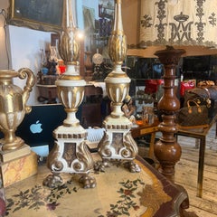 Torchères italiennes de style néo-baroque du XIXe siècle, laquées crème et en bois doré