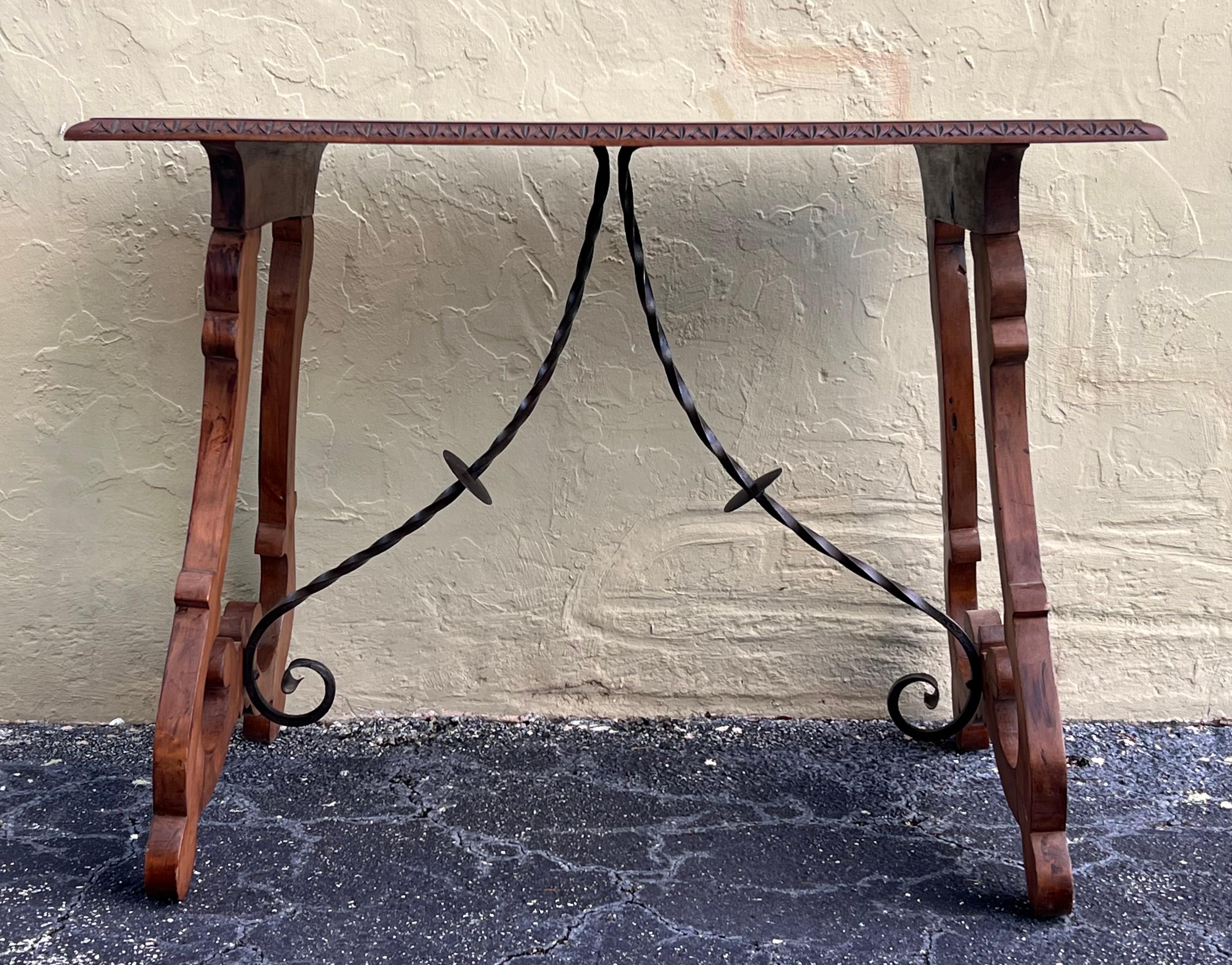 Spanish Colonial 19th Century Baroque Spanish Side Table with Ebonized Top and Lyre Legs For Sale