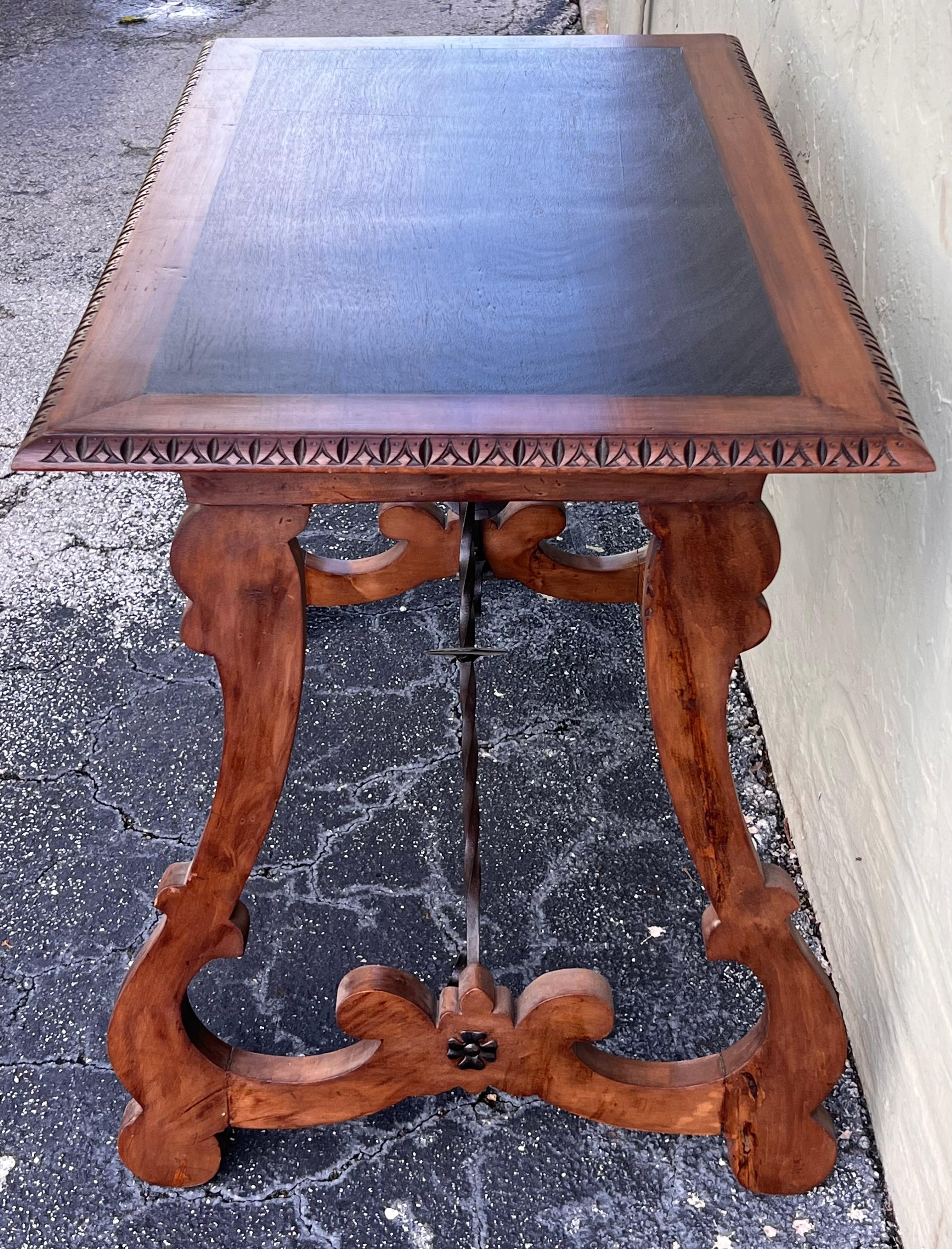 19th Century Baroque Spanish Side Table with Ebonized Top and Lyre Legs In Good Condition For Sale In Miami, FL