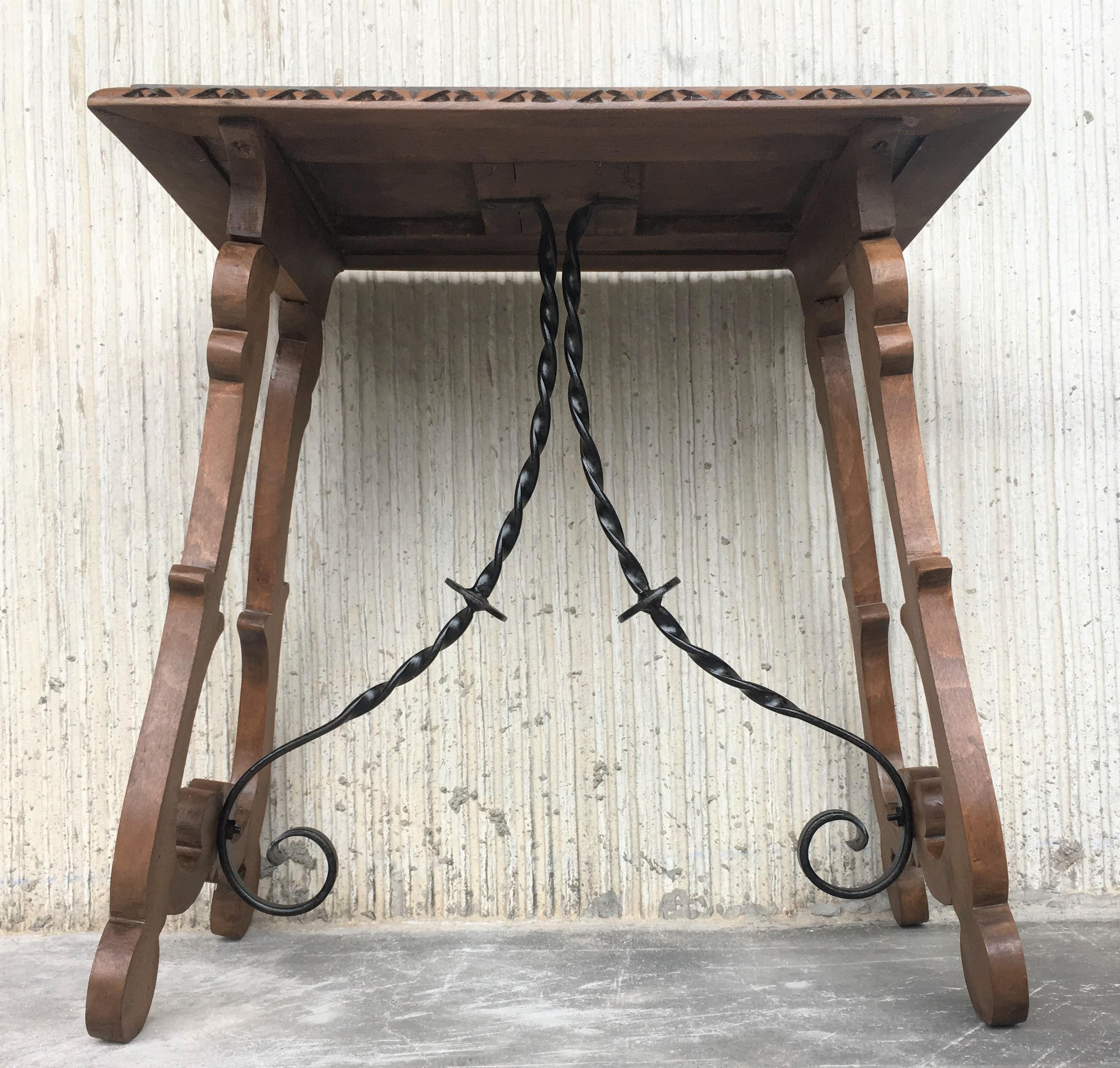Walnut 19th Century Baroque Spanish Side Table with Ebonized Top and Lyre Legs