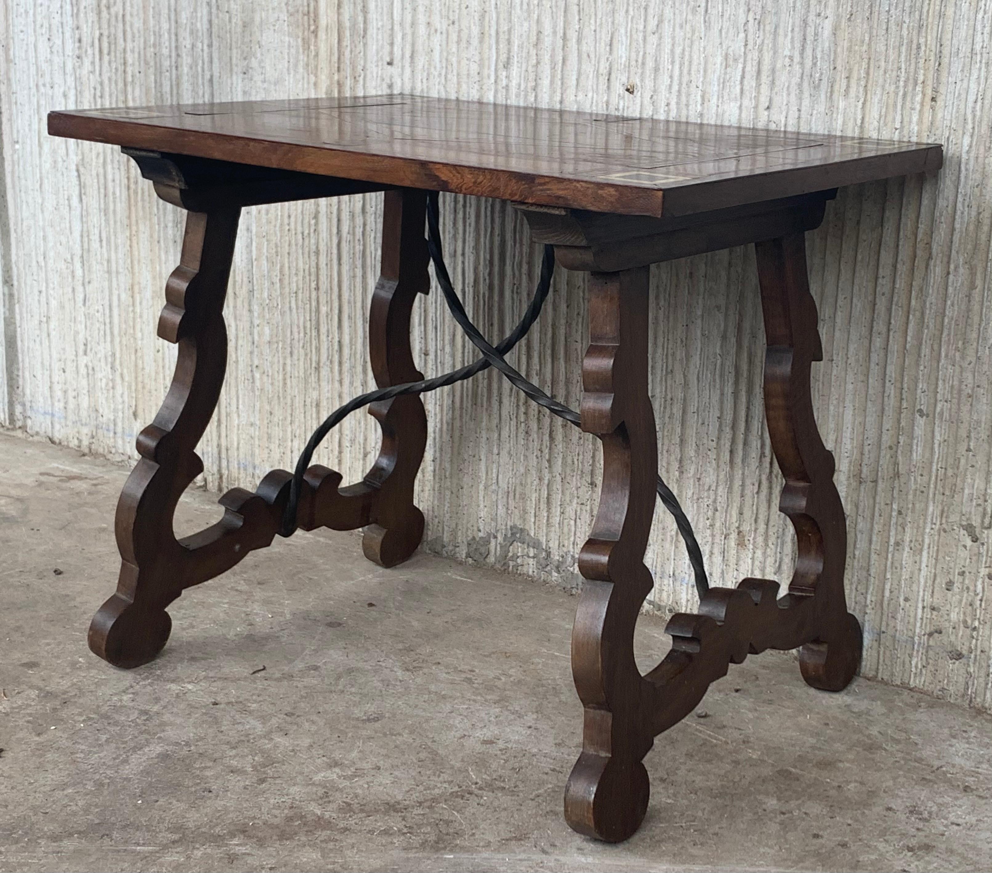 19th Century Baroque Spanish Side Table with Marquetry Top In Good Condition In Miami, FL