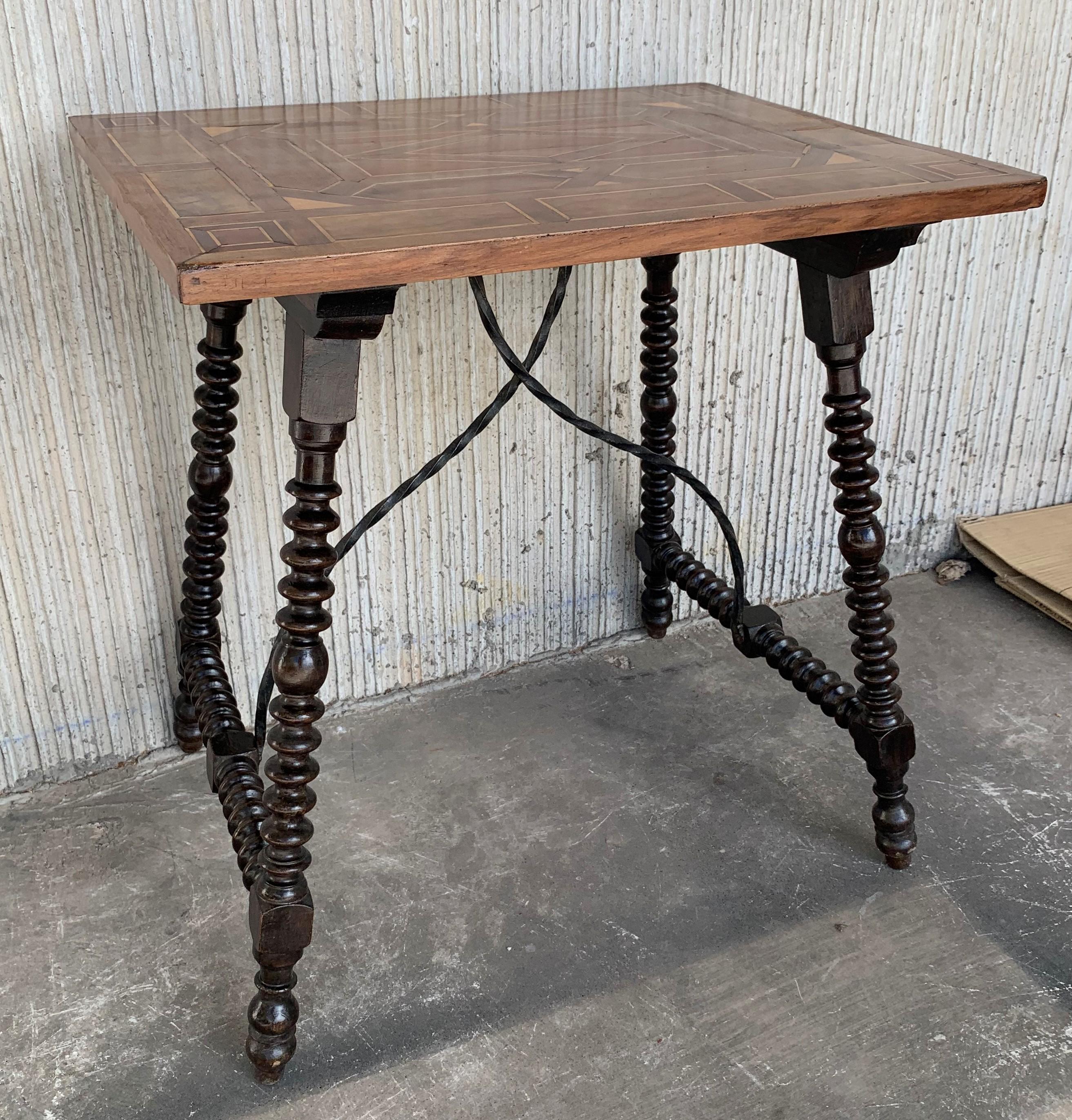 19th Century Baroque Spanish Side Table with Marquetry Top im Zustand „Gut“ in Miami, FL